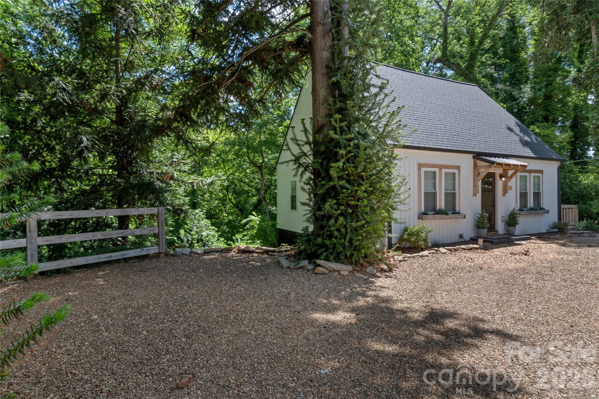 706 Elk Spur Street — Elkin