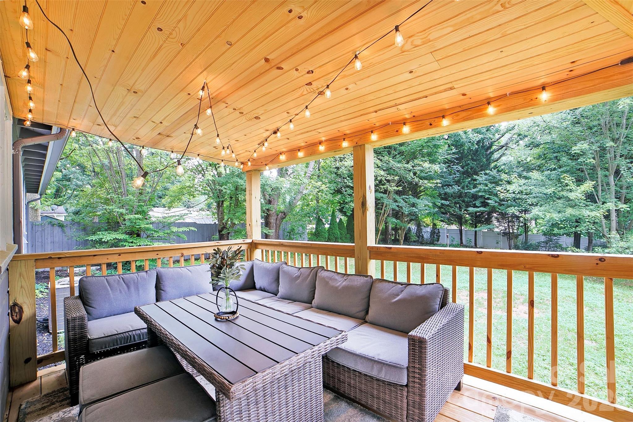 22 Glenview Place — Arden