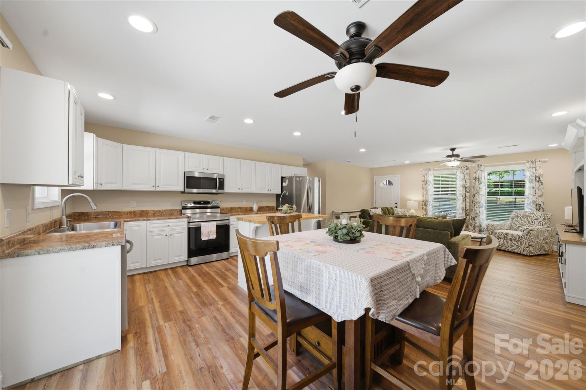 5694 Hillsdale Drive — Fort Lawn