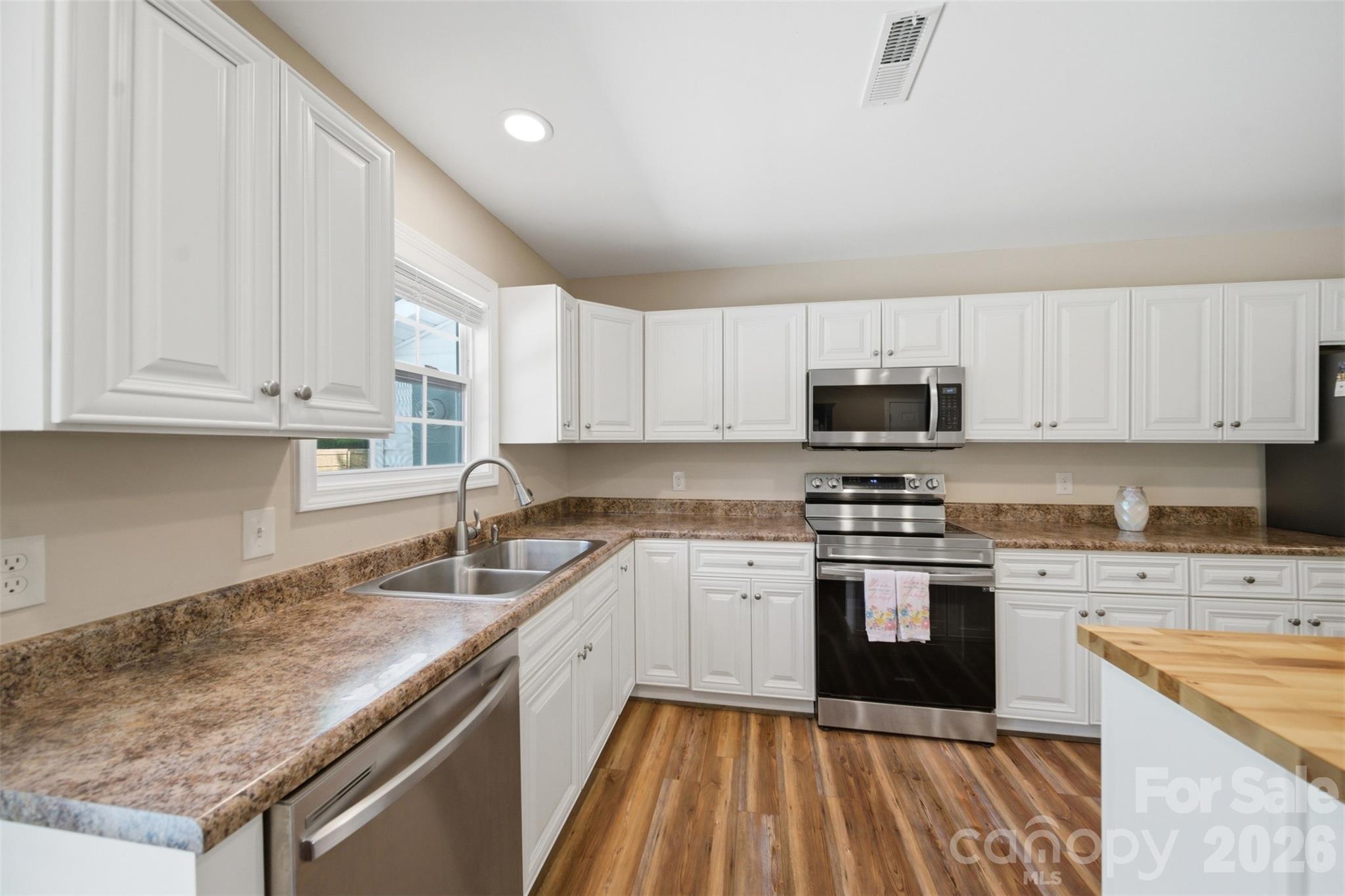 5694 Hillsdale Drive — Fort Lawn