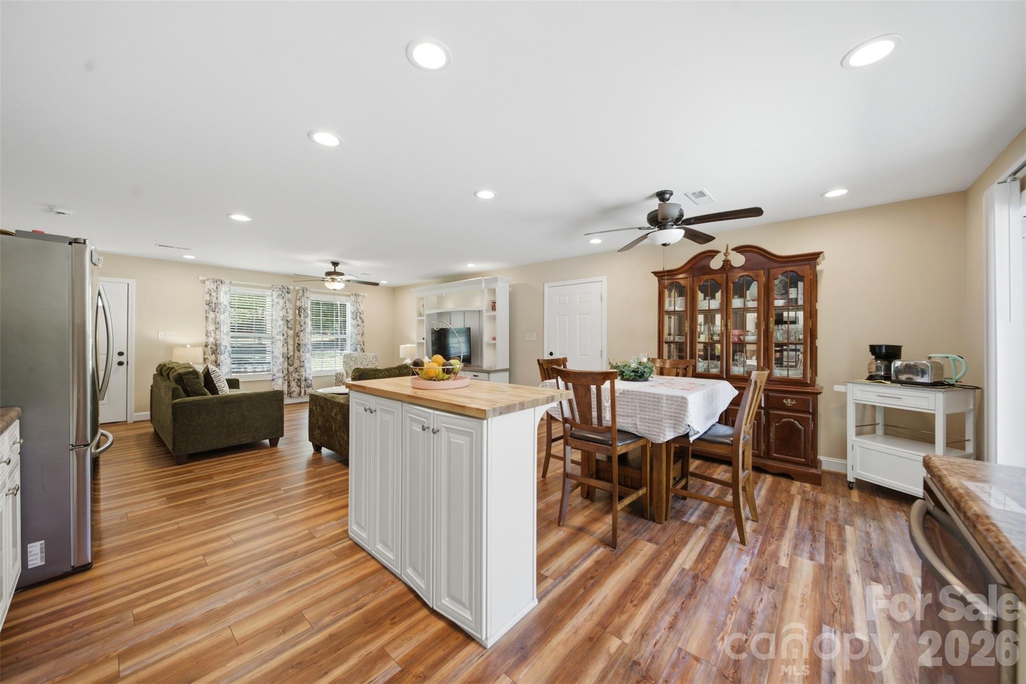 5694 Hillsdale Drive — Fort Lawn