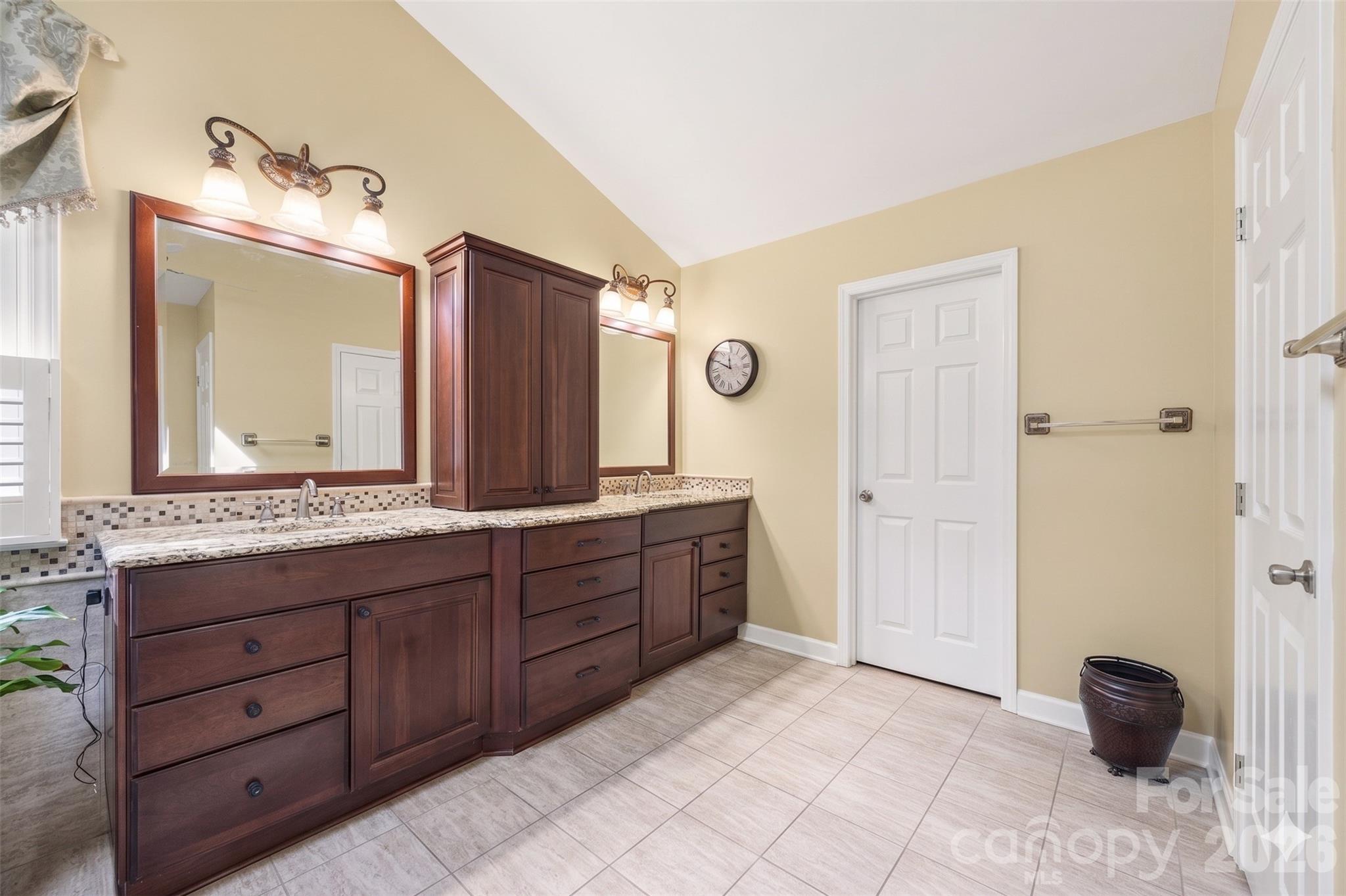 14002 Harlequin Drive — Charlotte