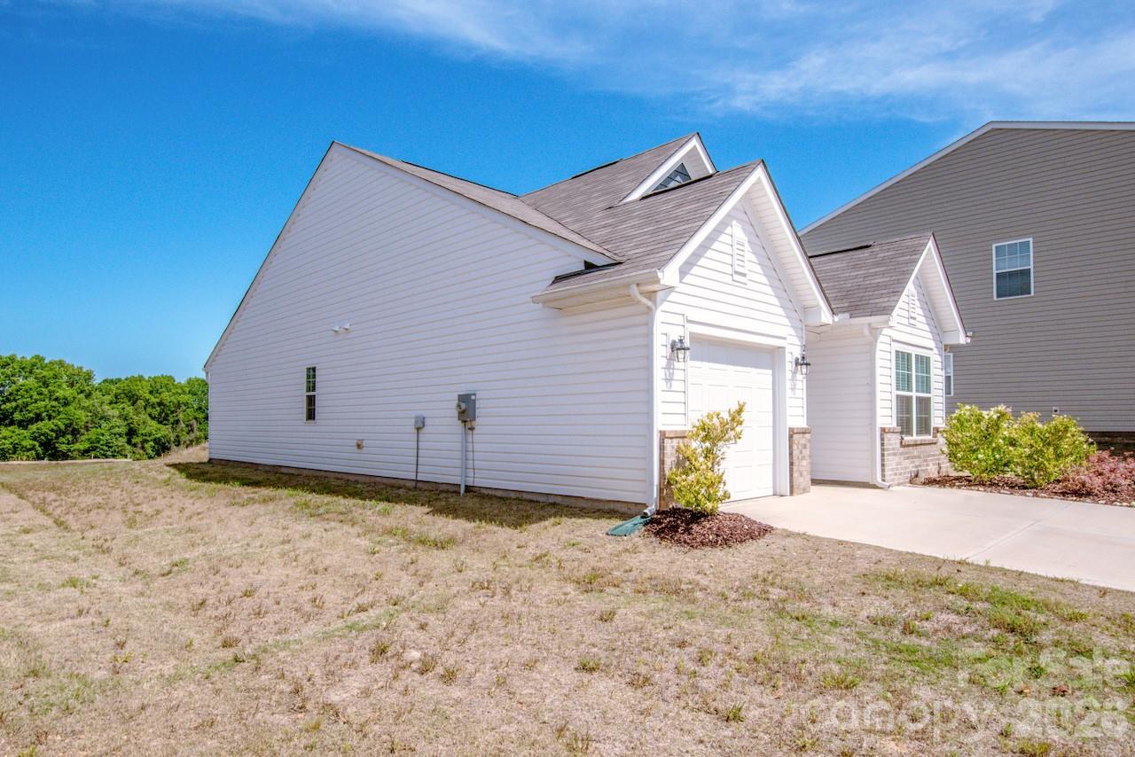 2742 Legacy Ridge Lane — Catawba