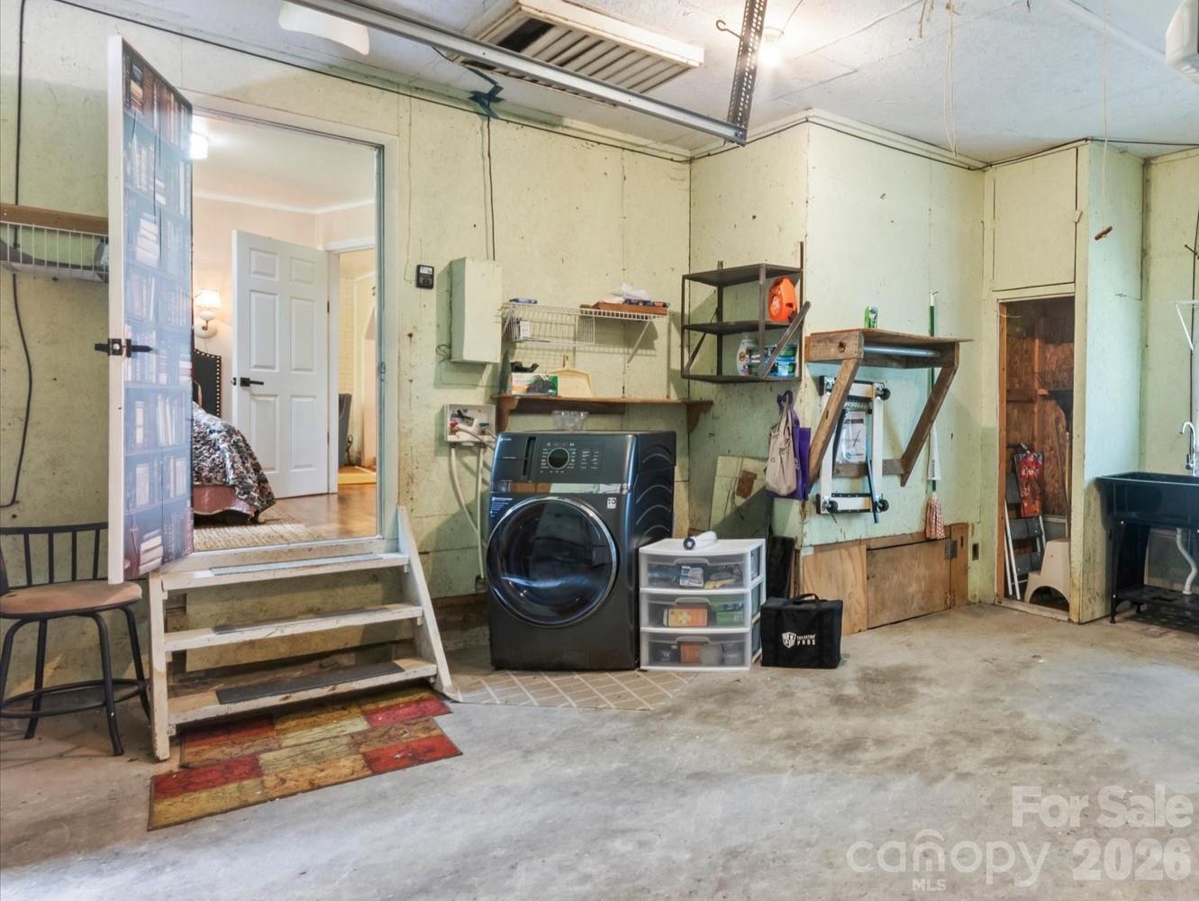 1323 Locust Grove Road — Hendersonville