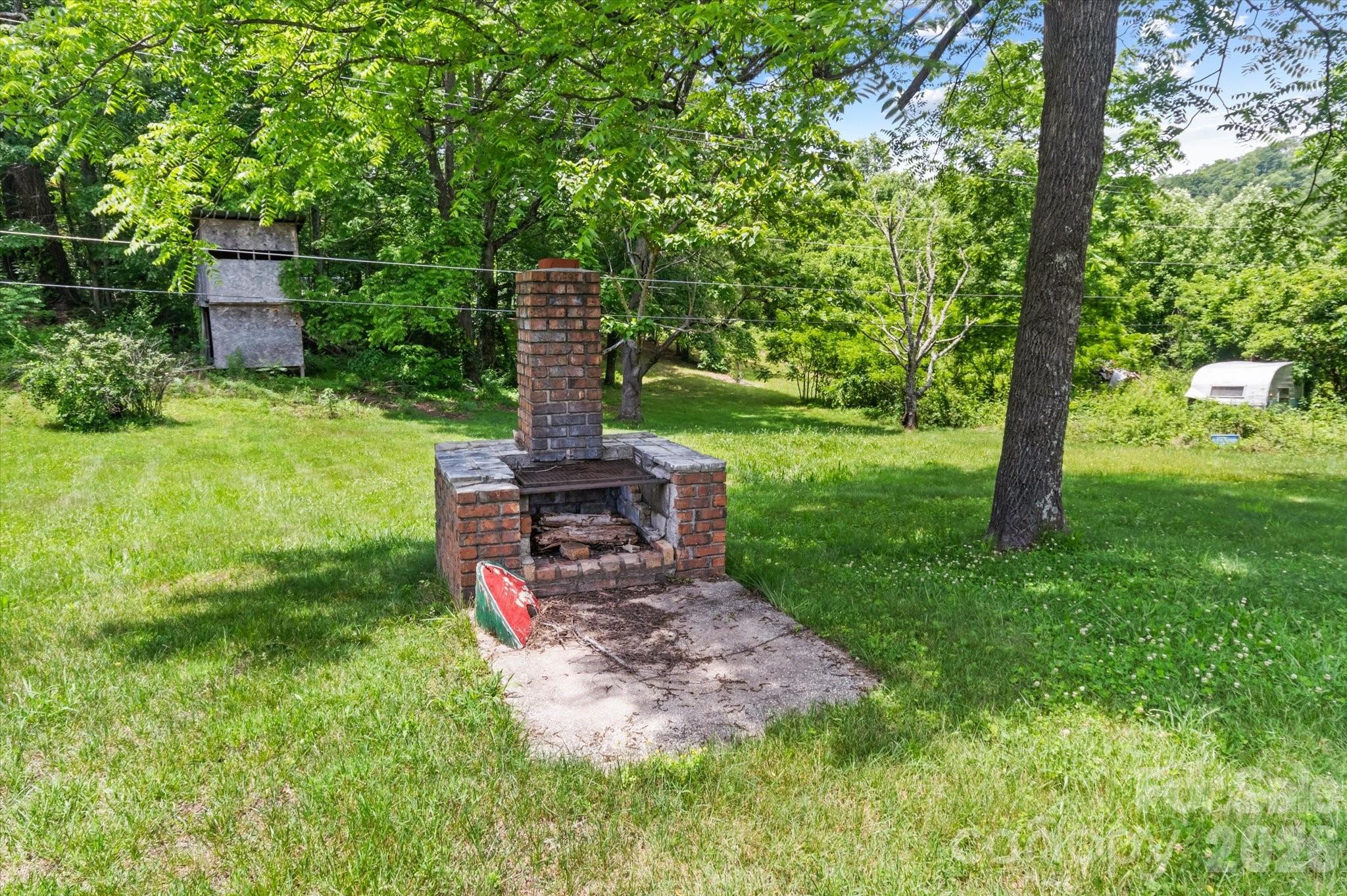 1323 Locust Grove Road — Hendersonville