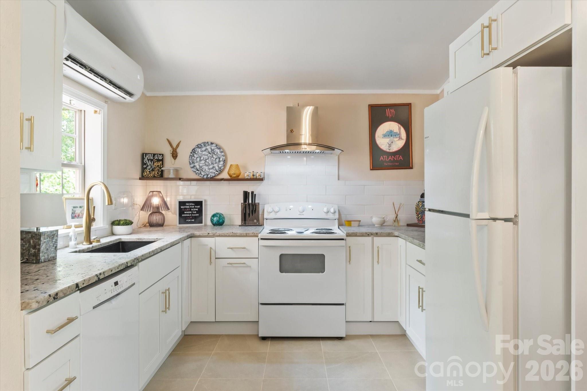 1323 Locust Grove Road — Hendersonville
