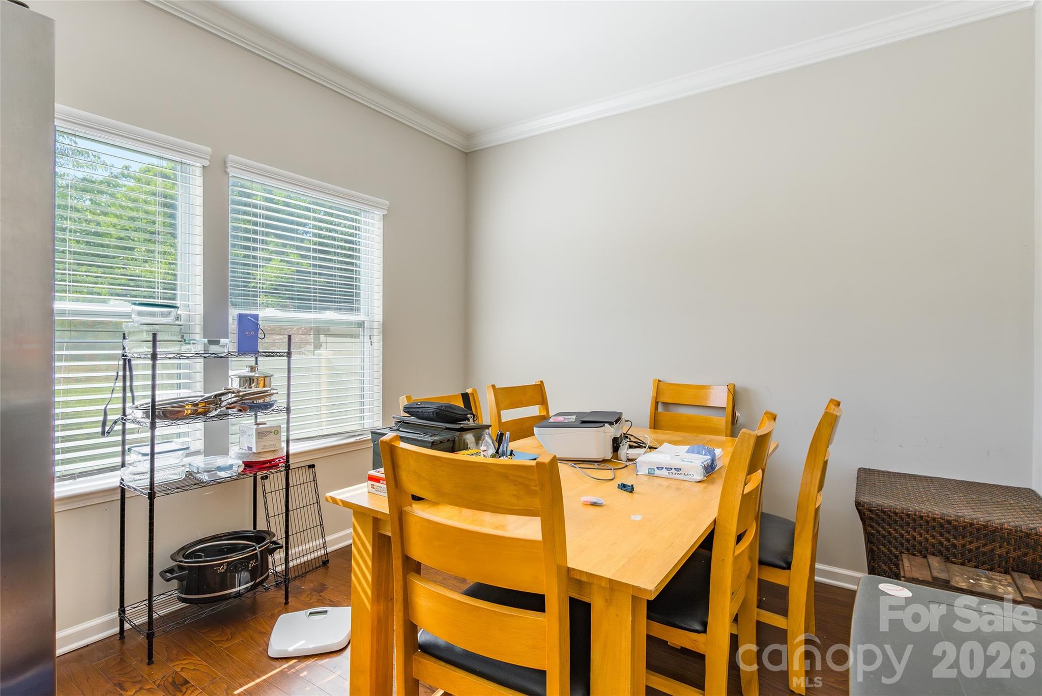 383 Battery Circle — Clover