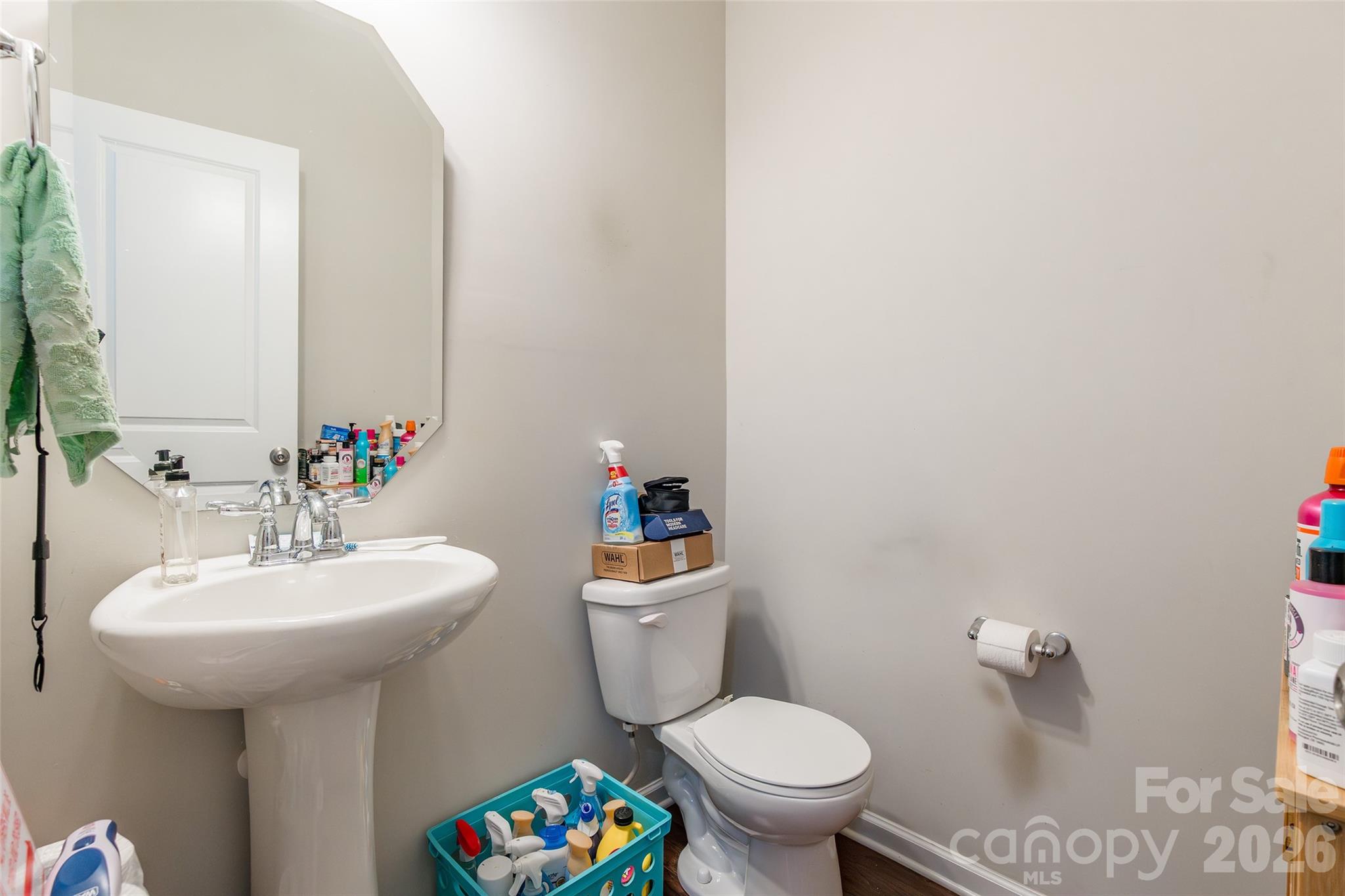 383 Battery Circle — Clover