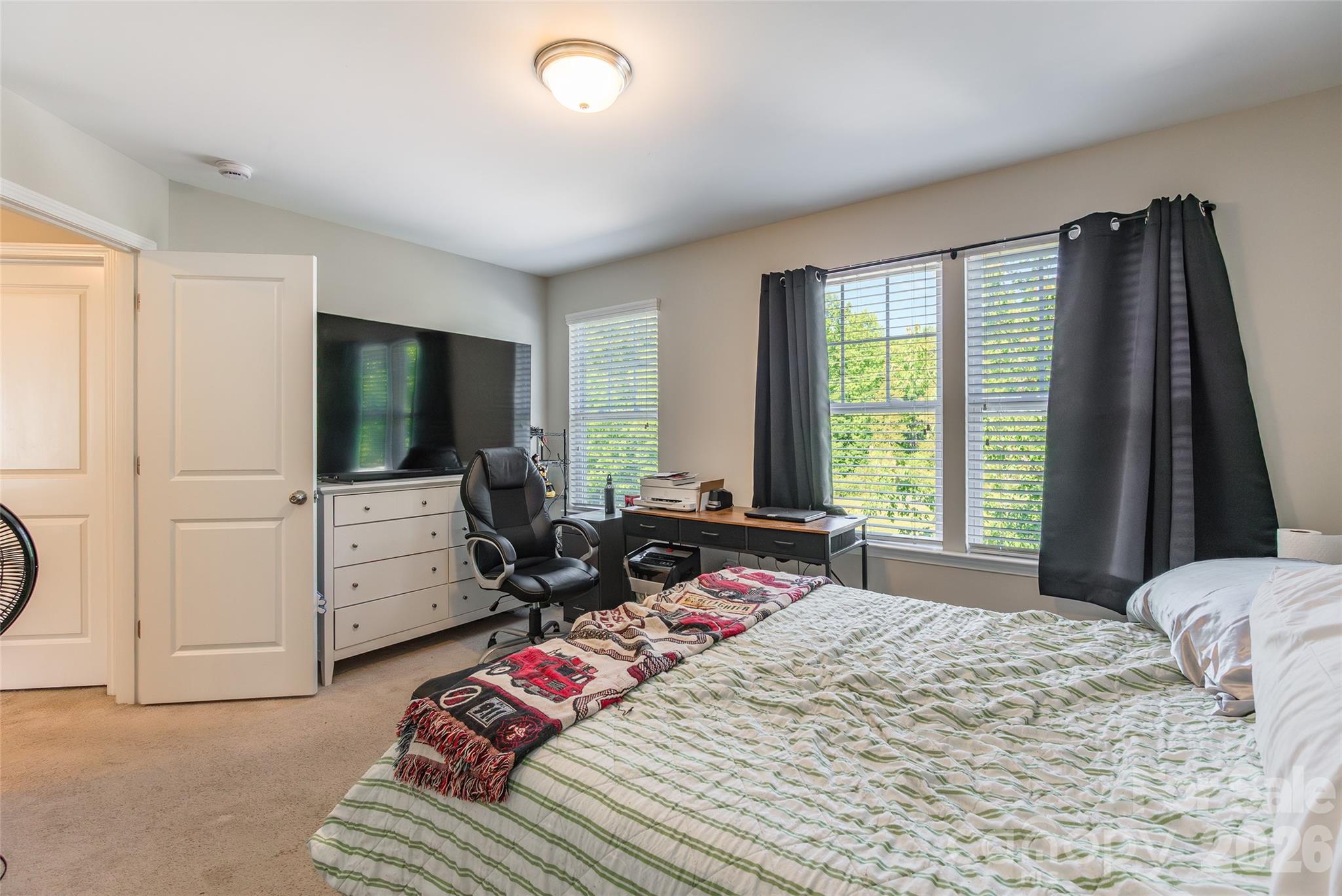 383 Battery Circle — Clover