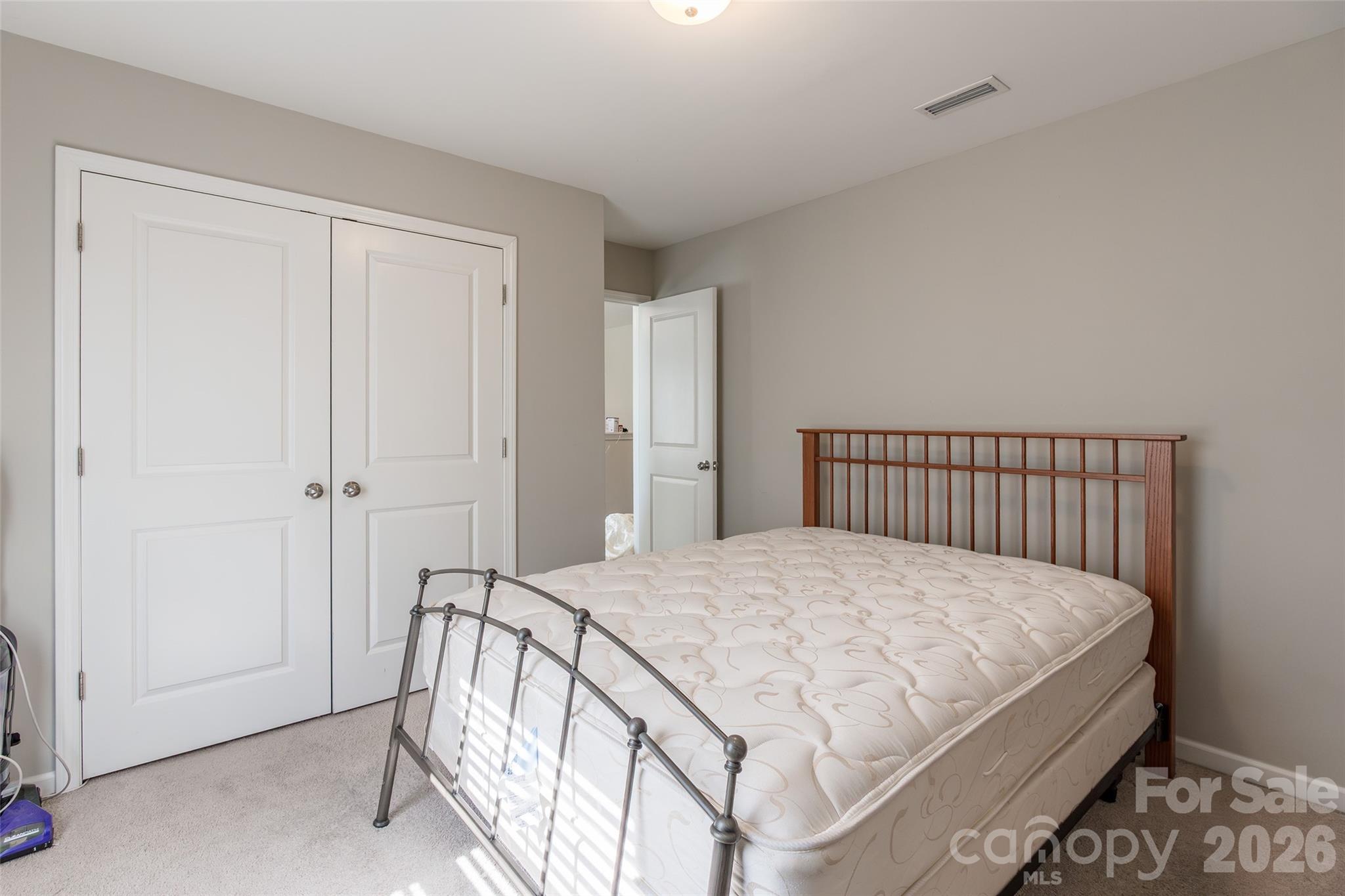 383 Battery Circle — Clover