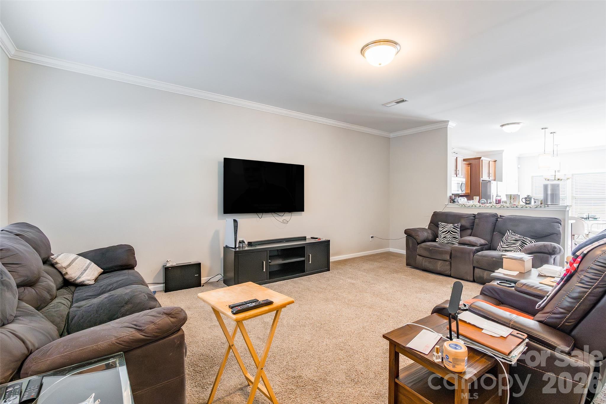 383 Battery Circle — Clover