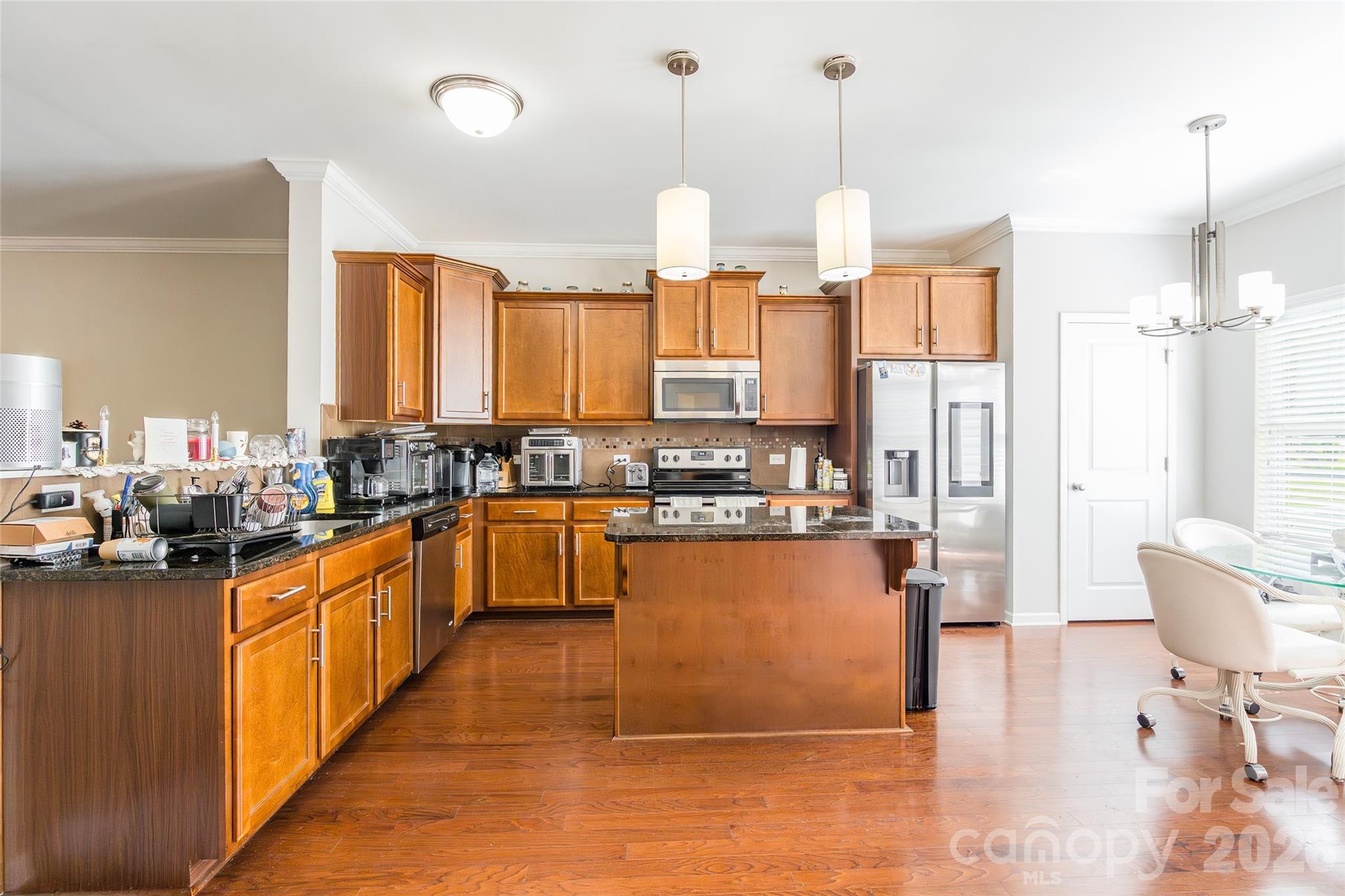 383 Battery Circle — Clover