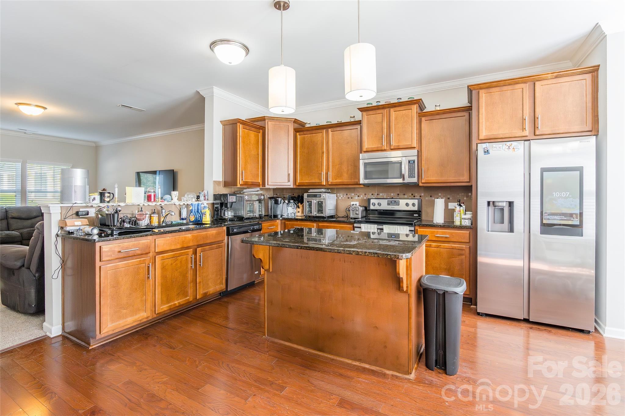 383 Battery Circle — Clover