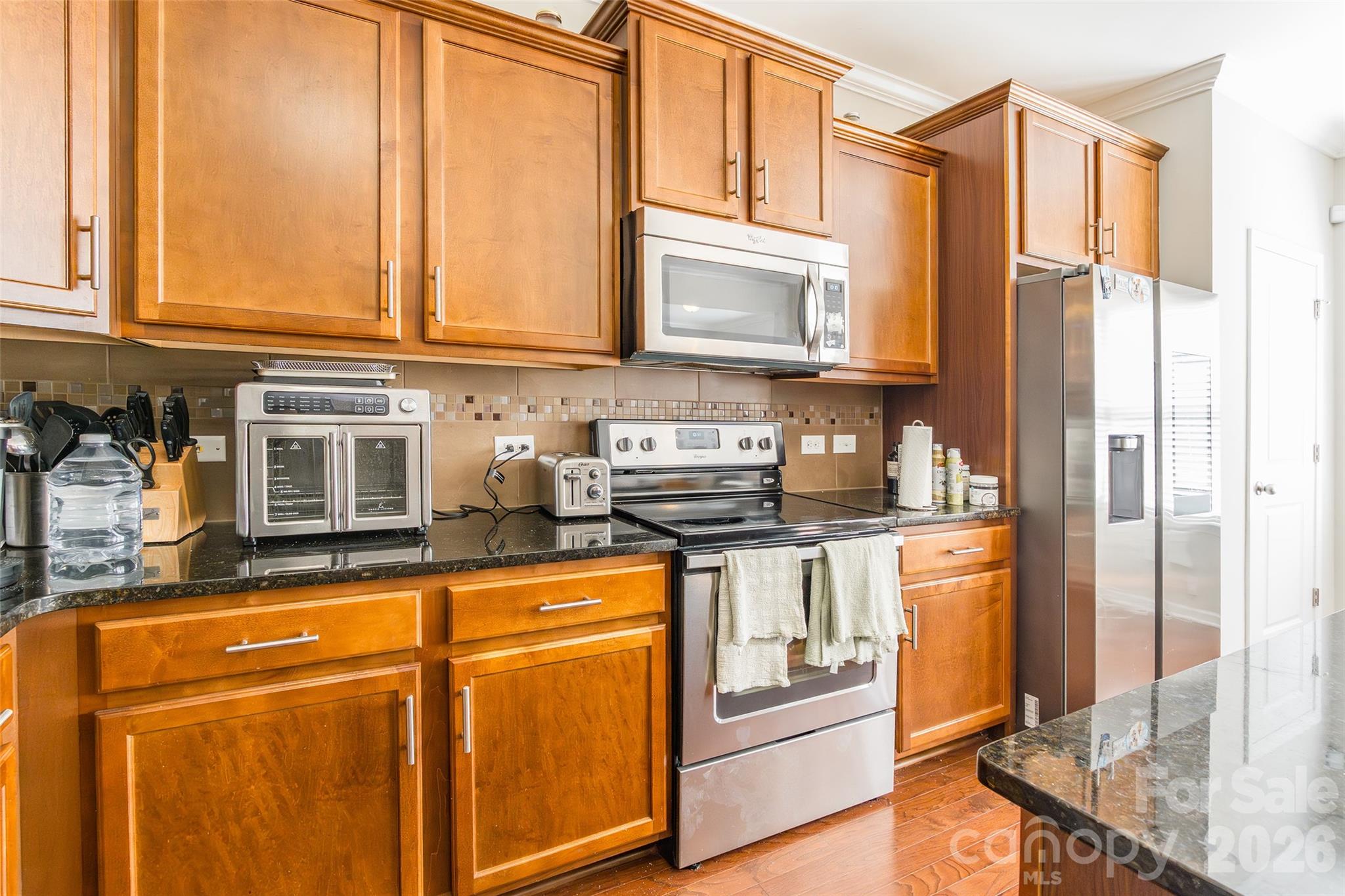383 Battery Circle — Clover