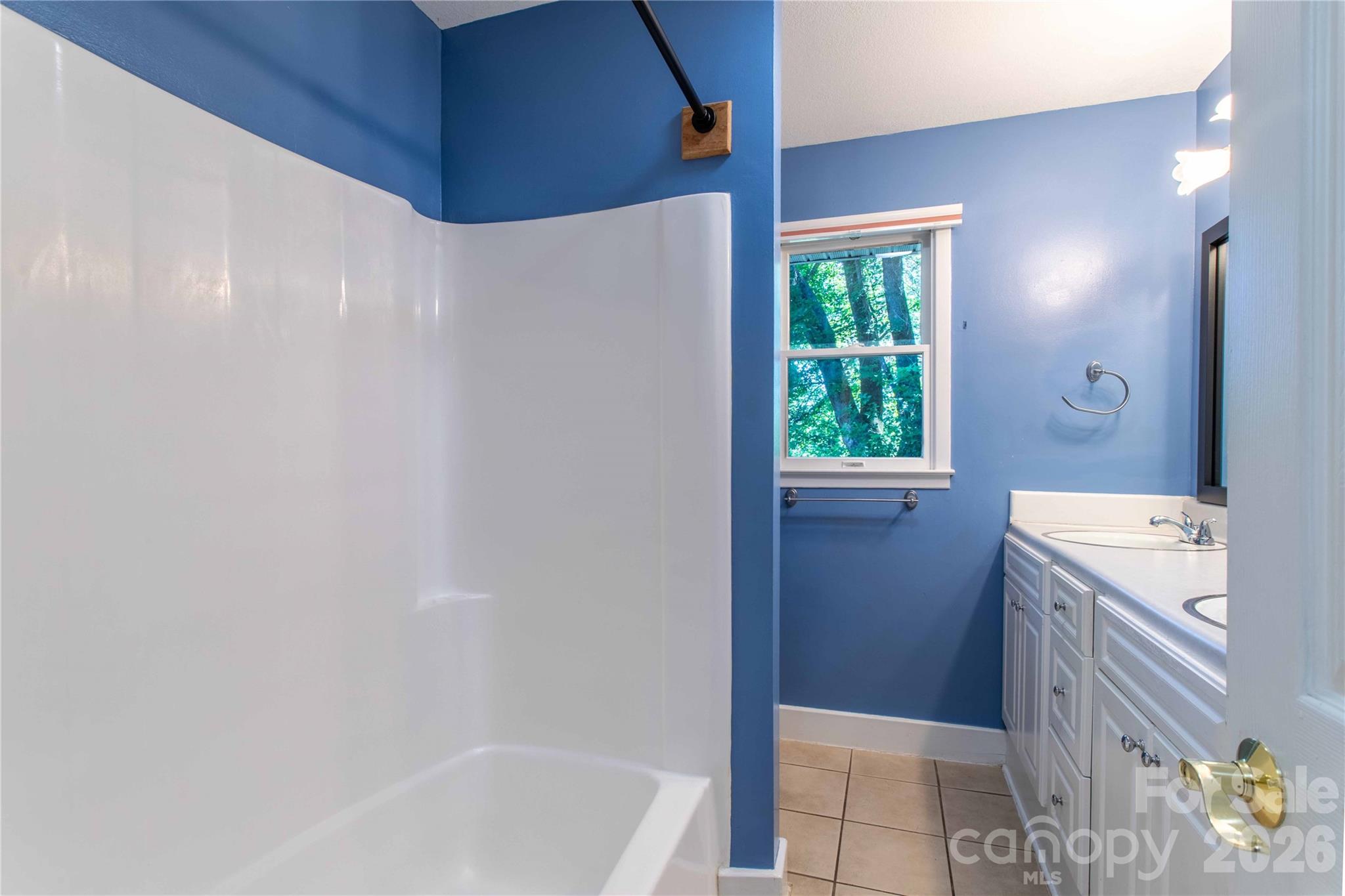 73 Cresent Drive — Pisgah Forest