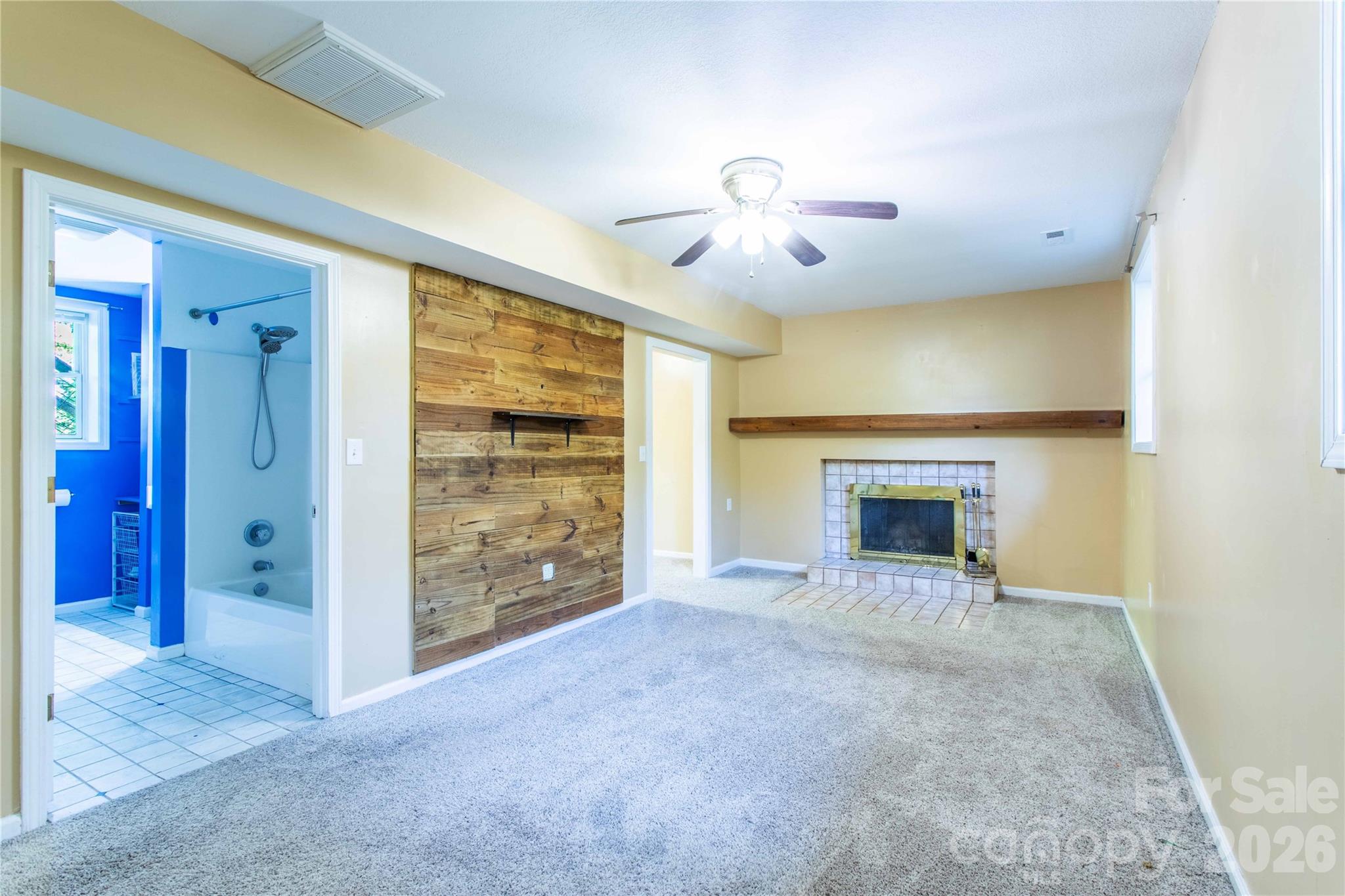 73 Cresent Drive — Pisgah Forest