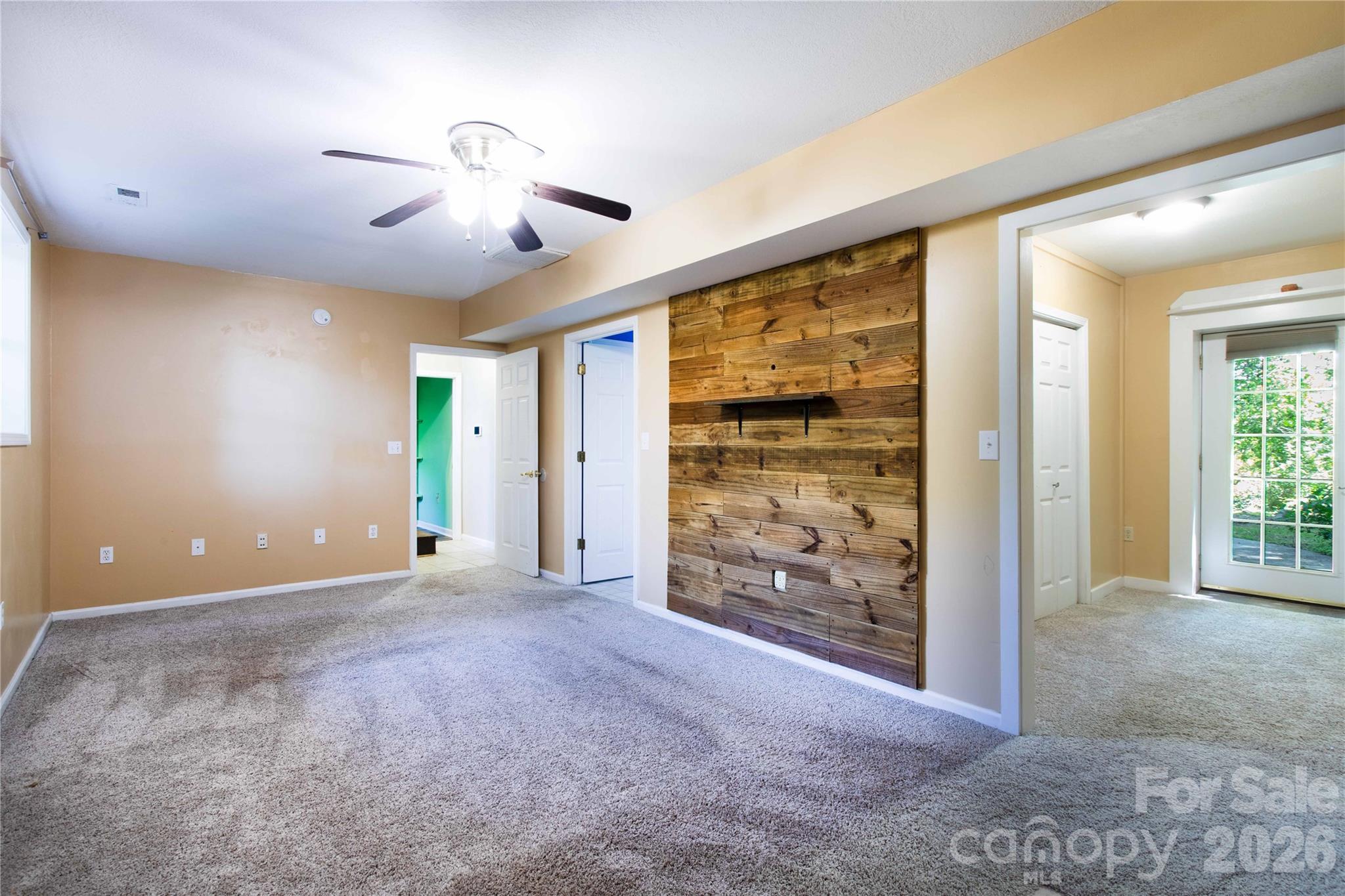 73 Cresent Drive — Pisgah Forest