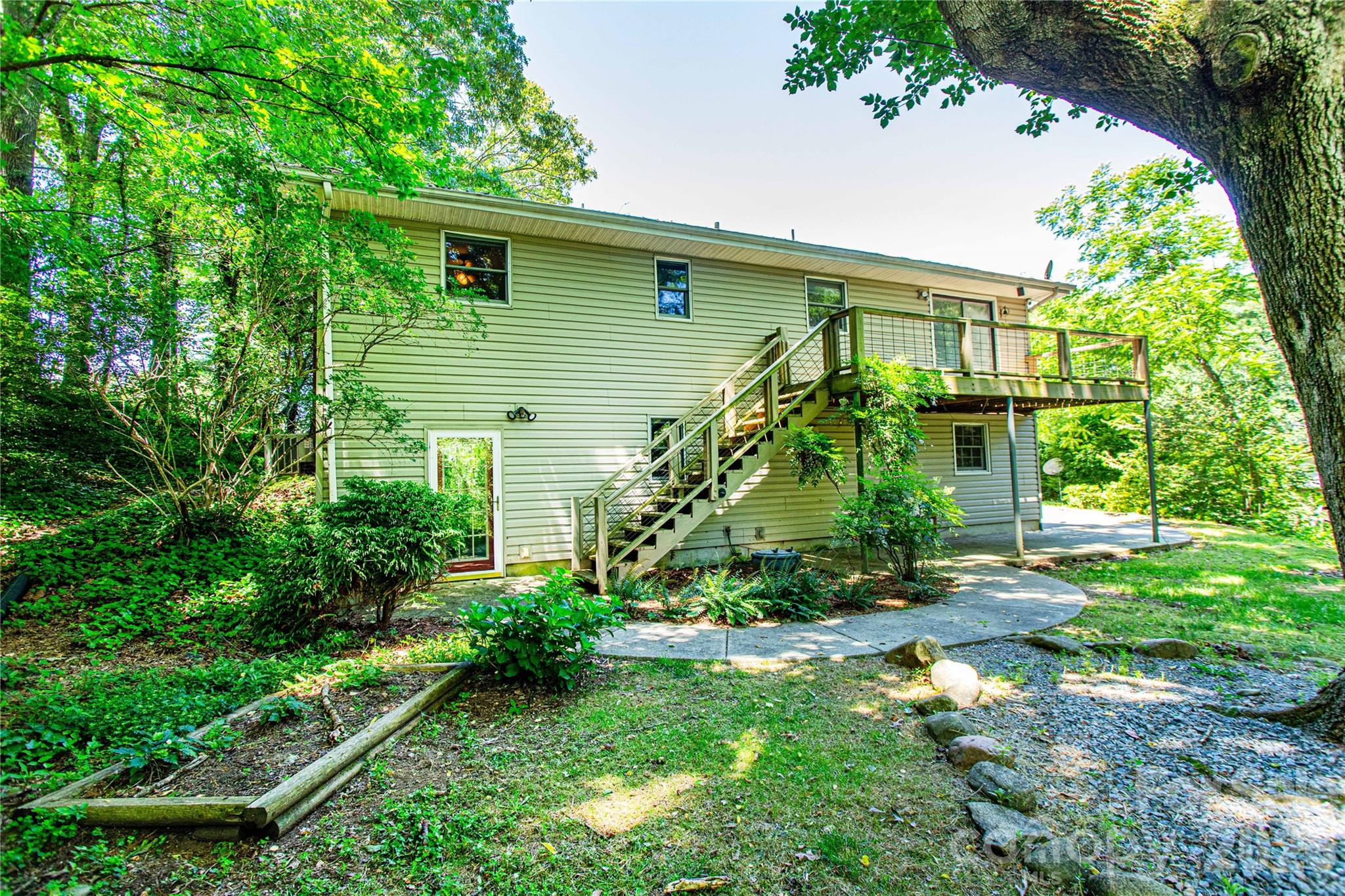 73 Cresent Drive — Pisgah Forest