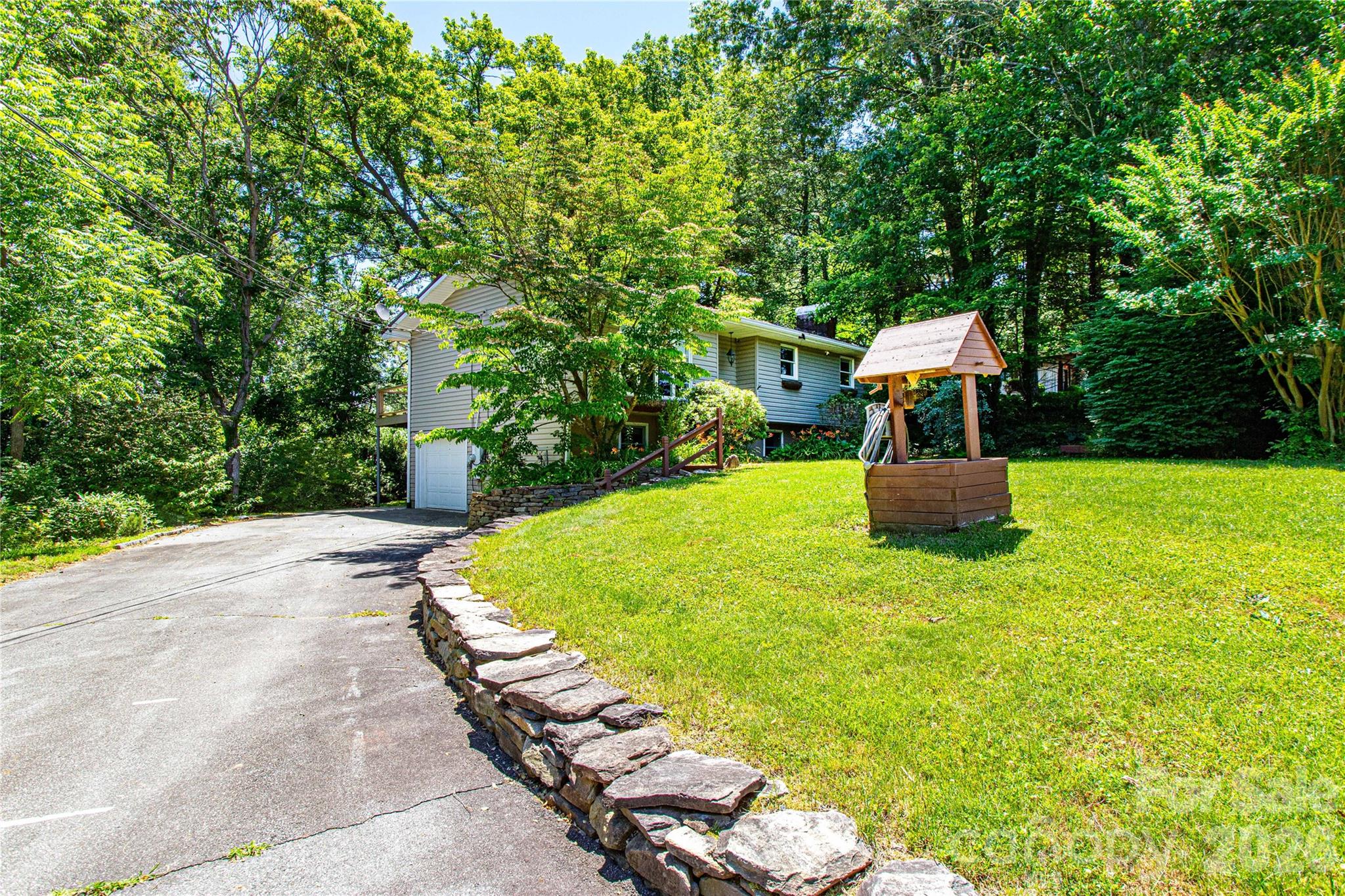 73 Cresent Drive — Pisgah Forest