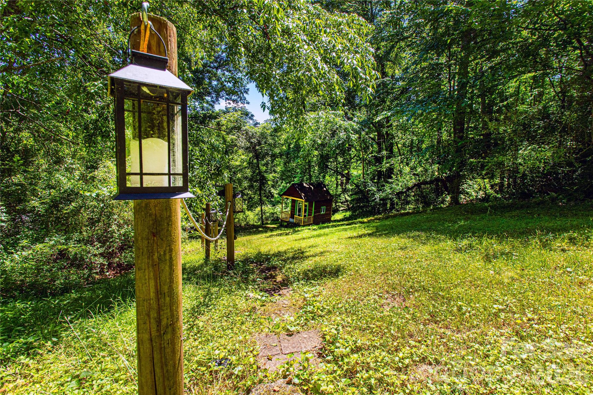 73 Cresent Drive — Pisgah Forest