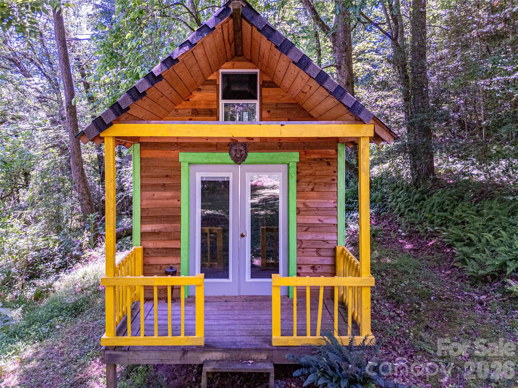 73 Cresent Drive — Pisgah Forest