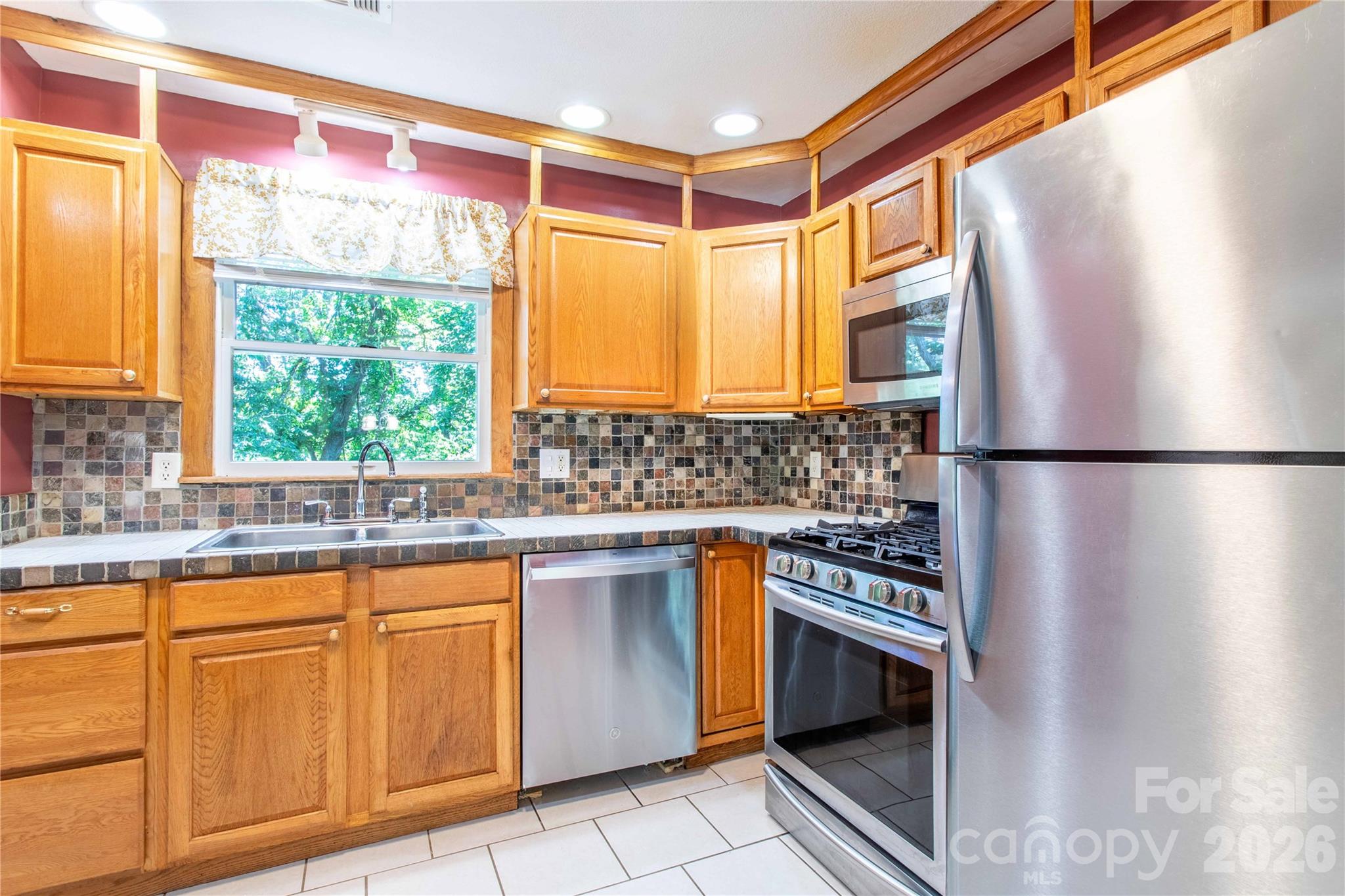 73 Cresent Drive — Pisgah Forest