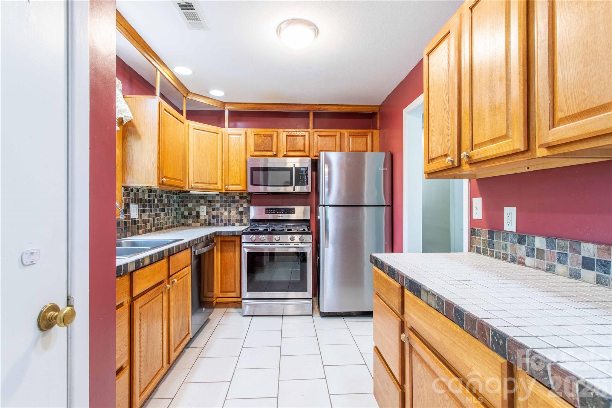 73 Cresent Drive — Pisgah Forest