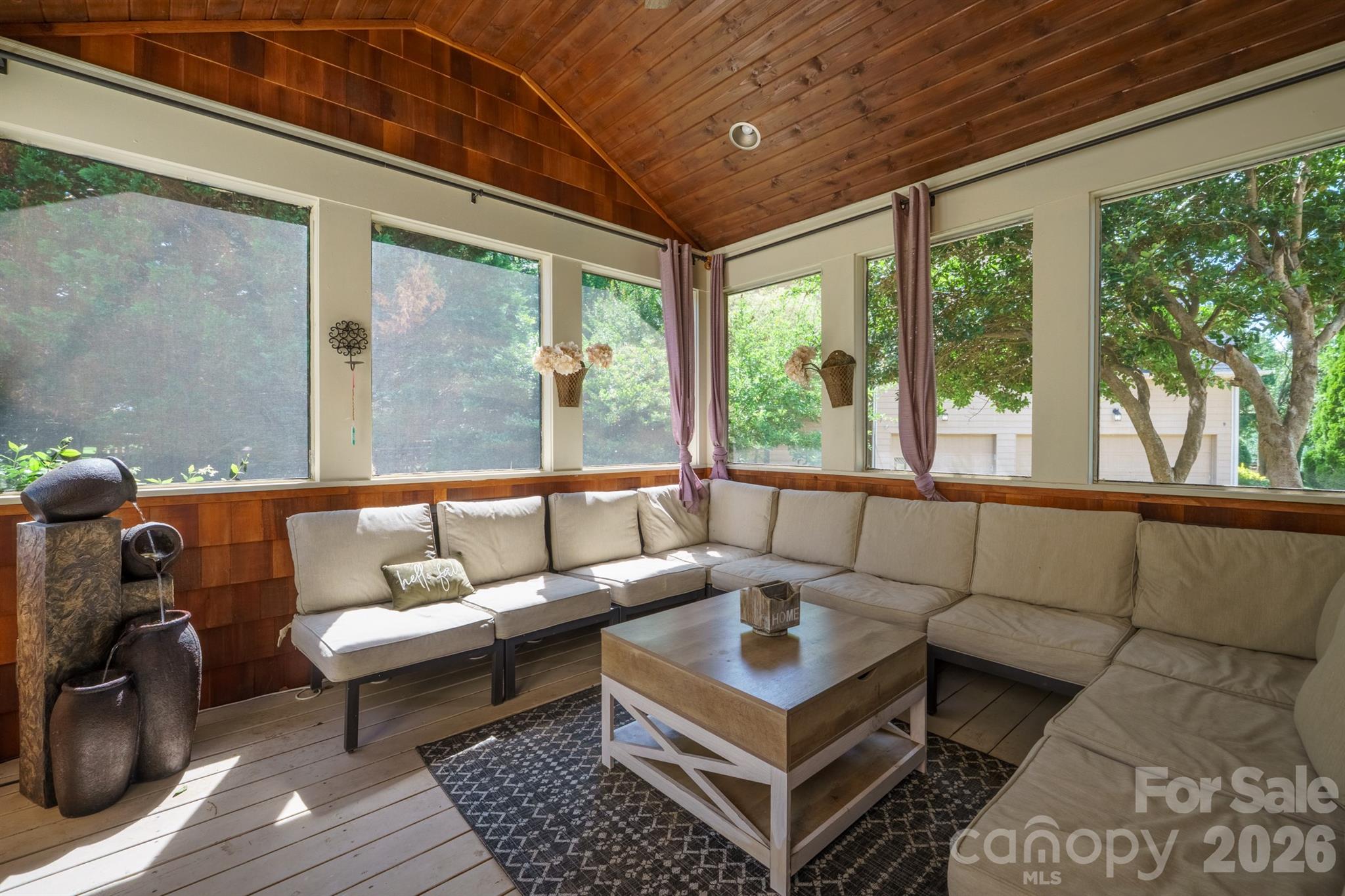 10316 Calaveras Court — Huntersville