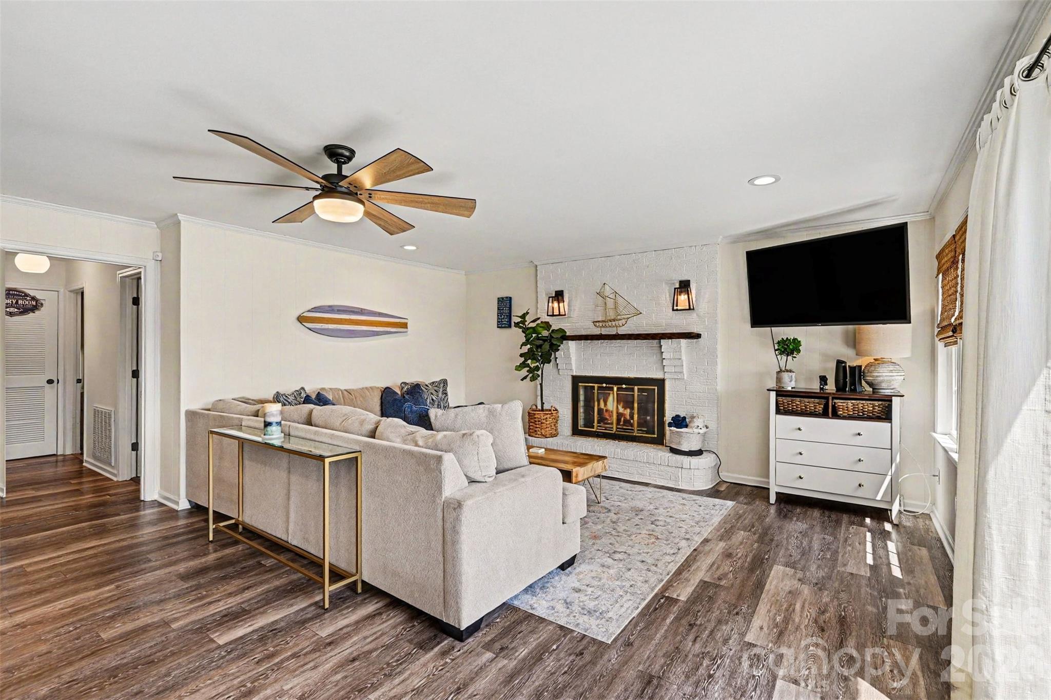 198 Vineyard Road — Norwood