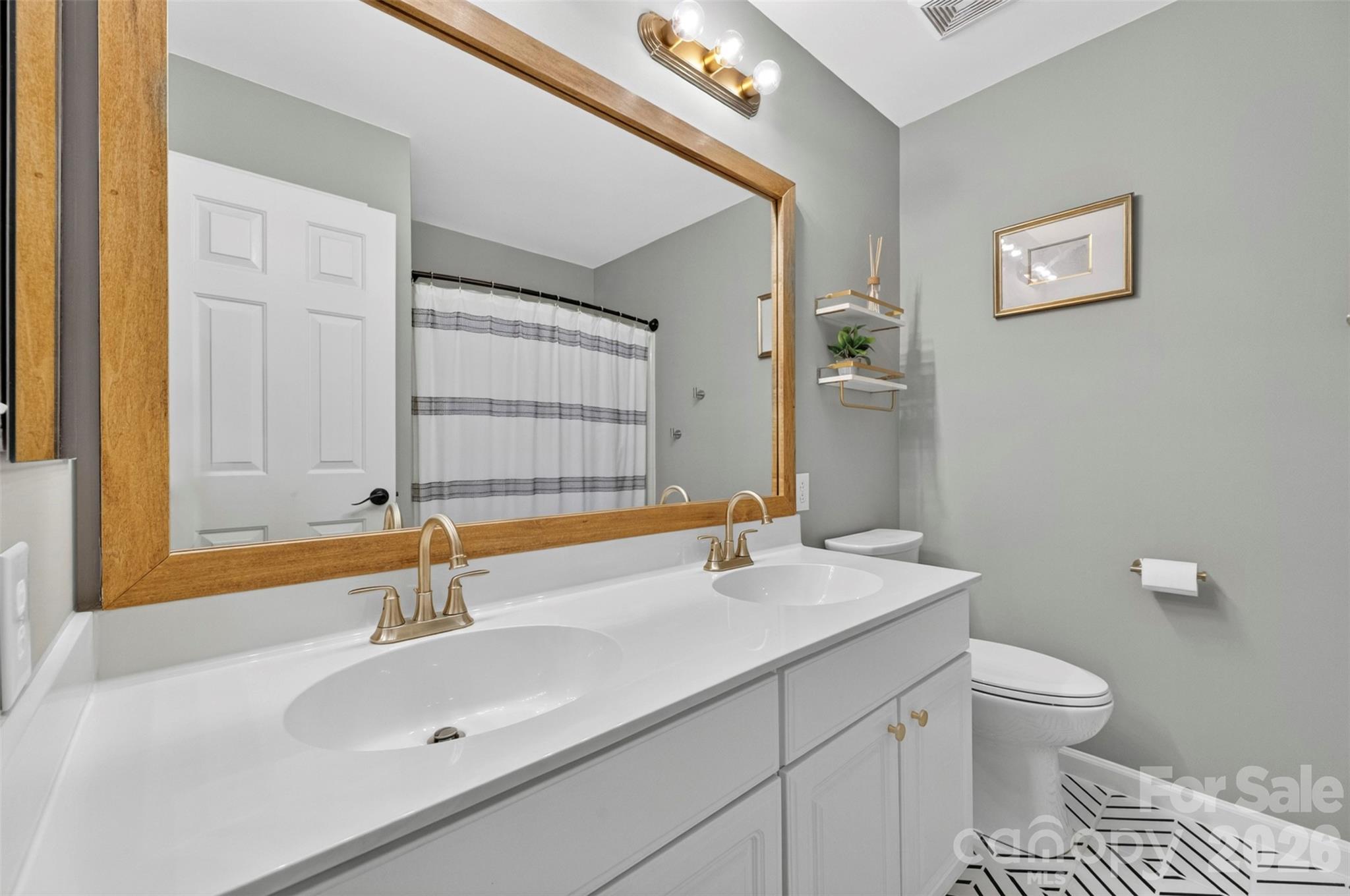 7618 Wingmont Drive — Charlotte