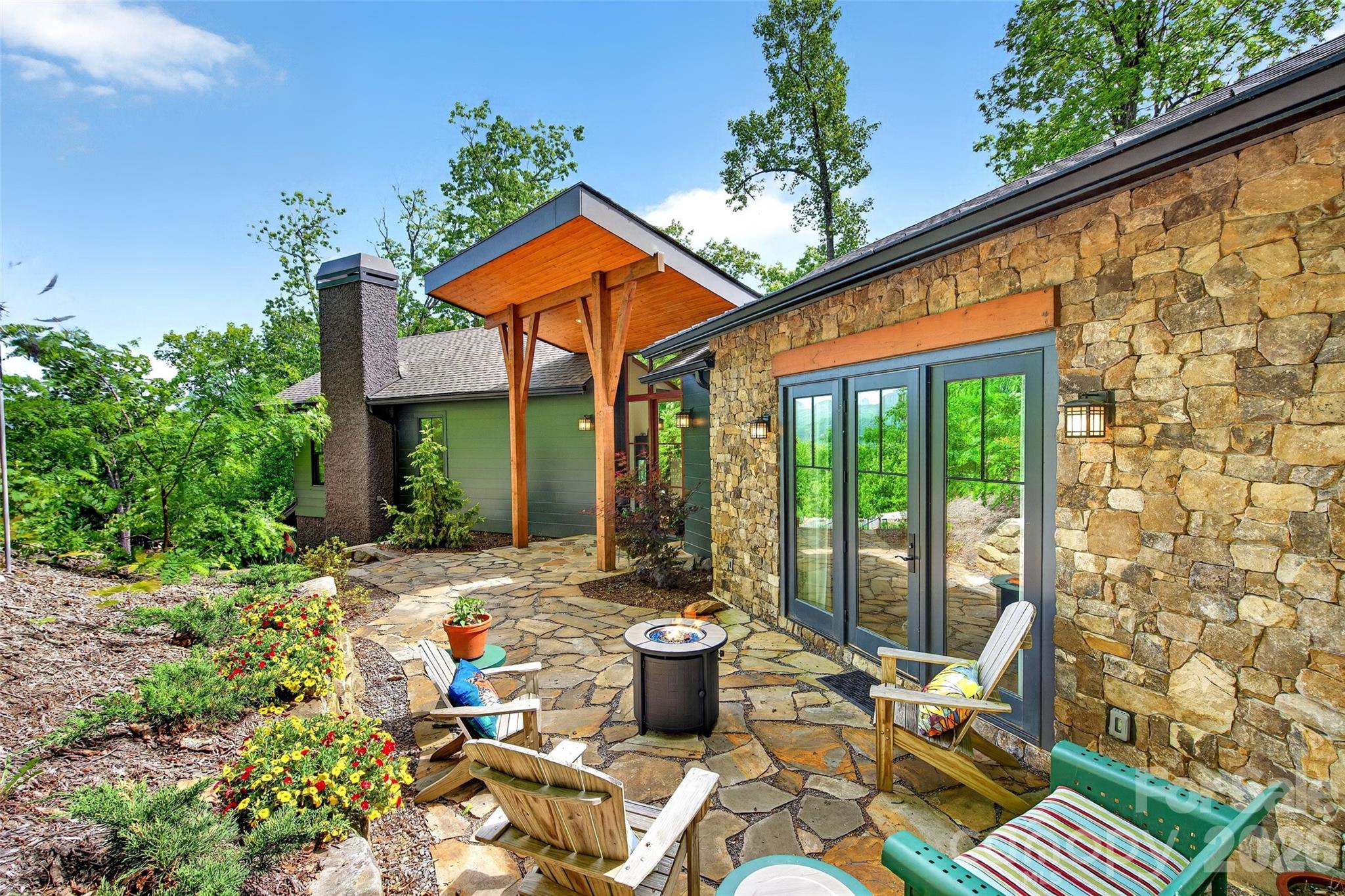 159 Settings Boulevard — Black Mountain