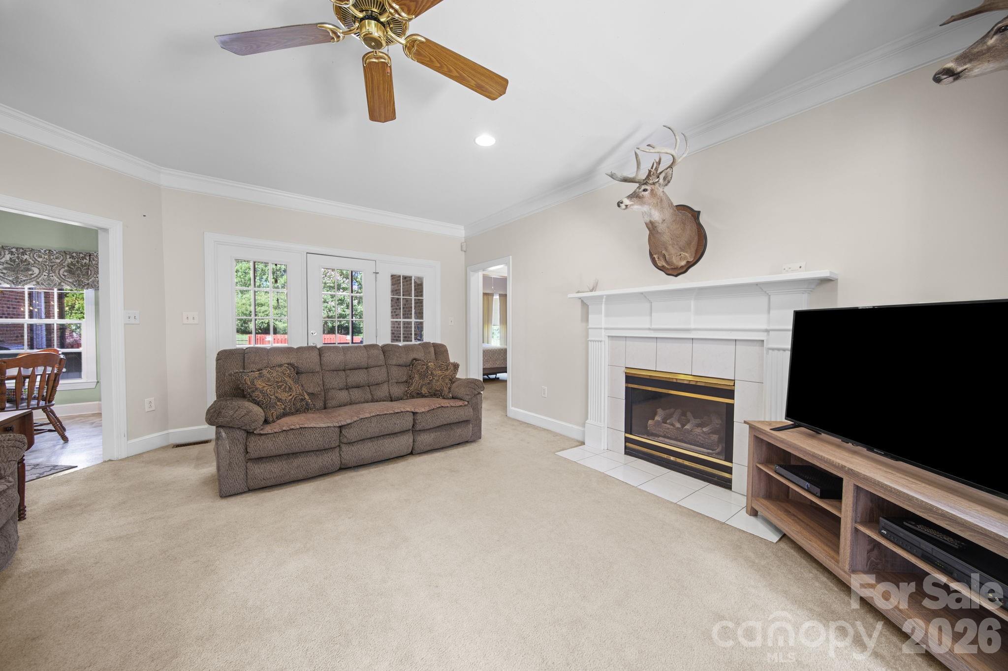 1100 Legacy Lake Drive — Monroe