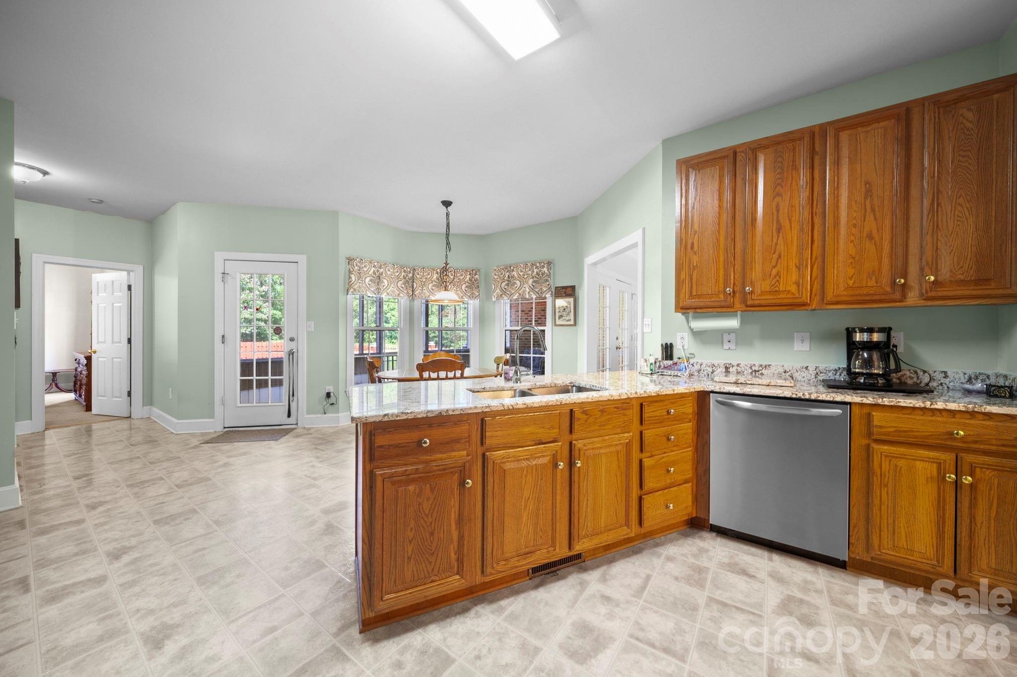 1100 Legacy Lake Drive — Monroe