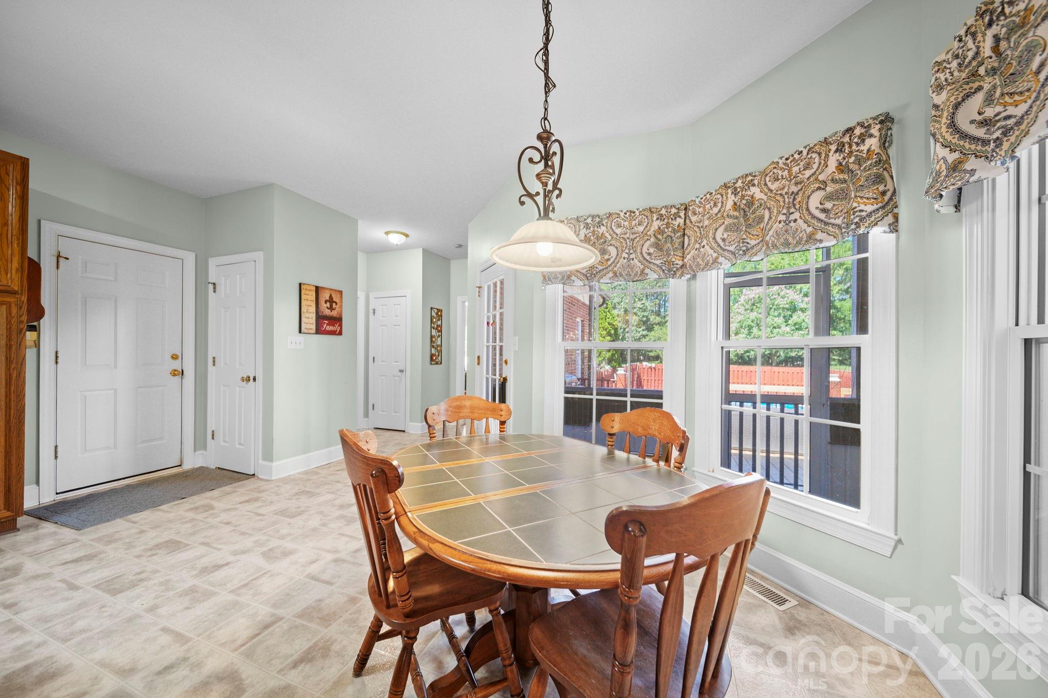 1100 Legacy Lake Drive — Monroe