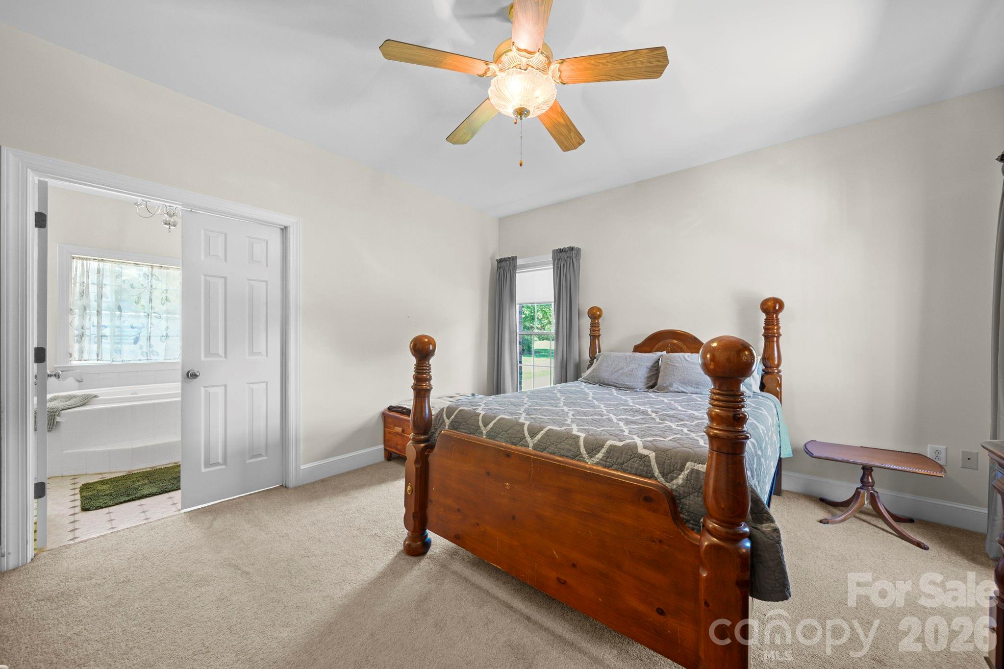 1100 Legacy Lake Drive — Monroe