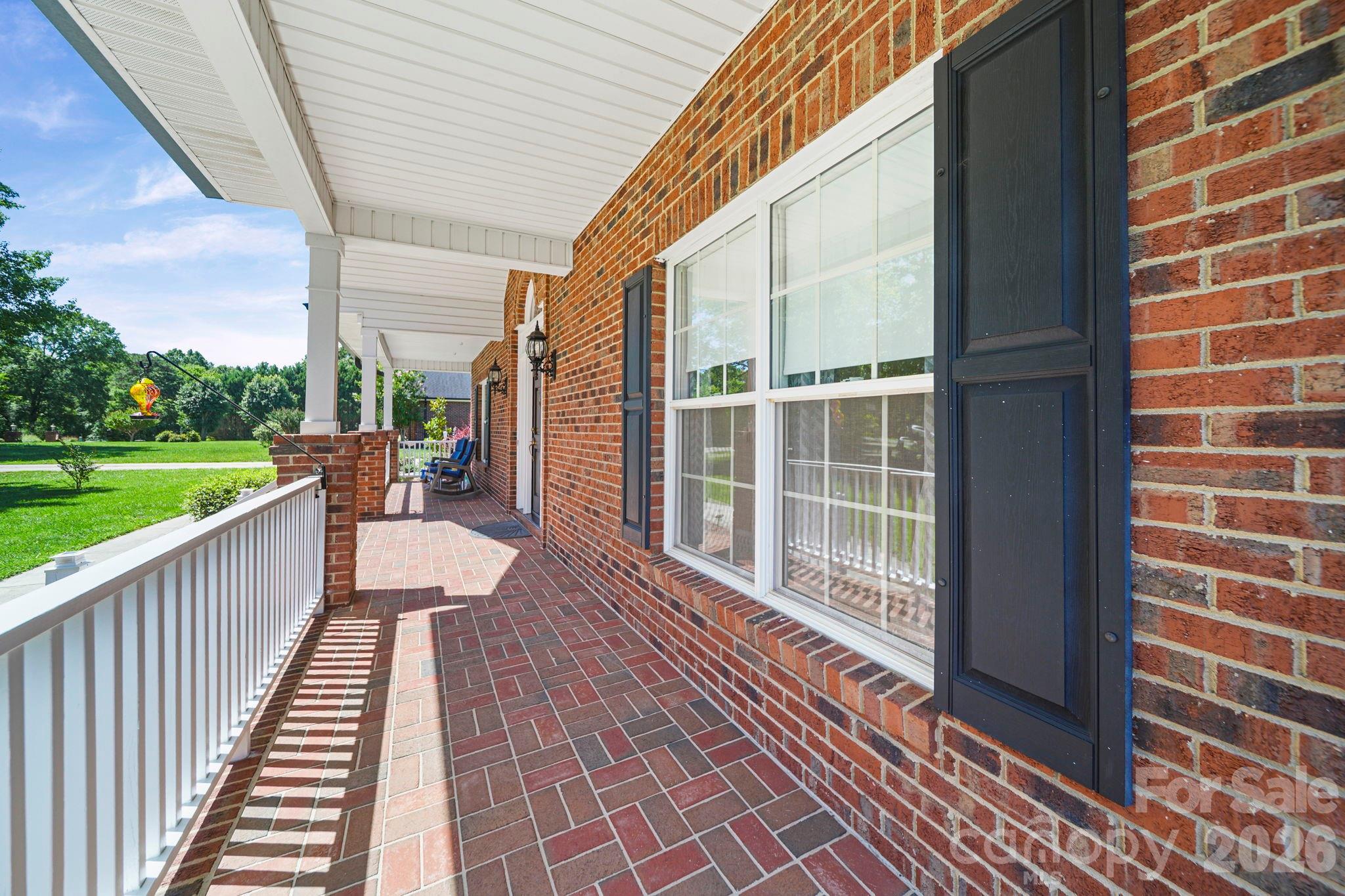 1100 Legacy Lake Drive — Monroe