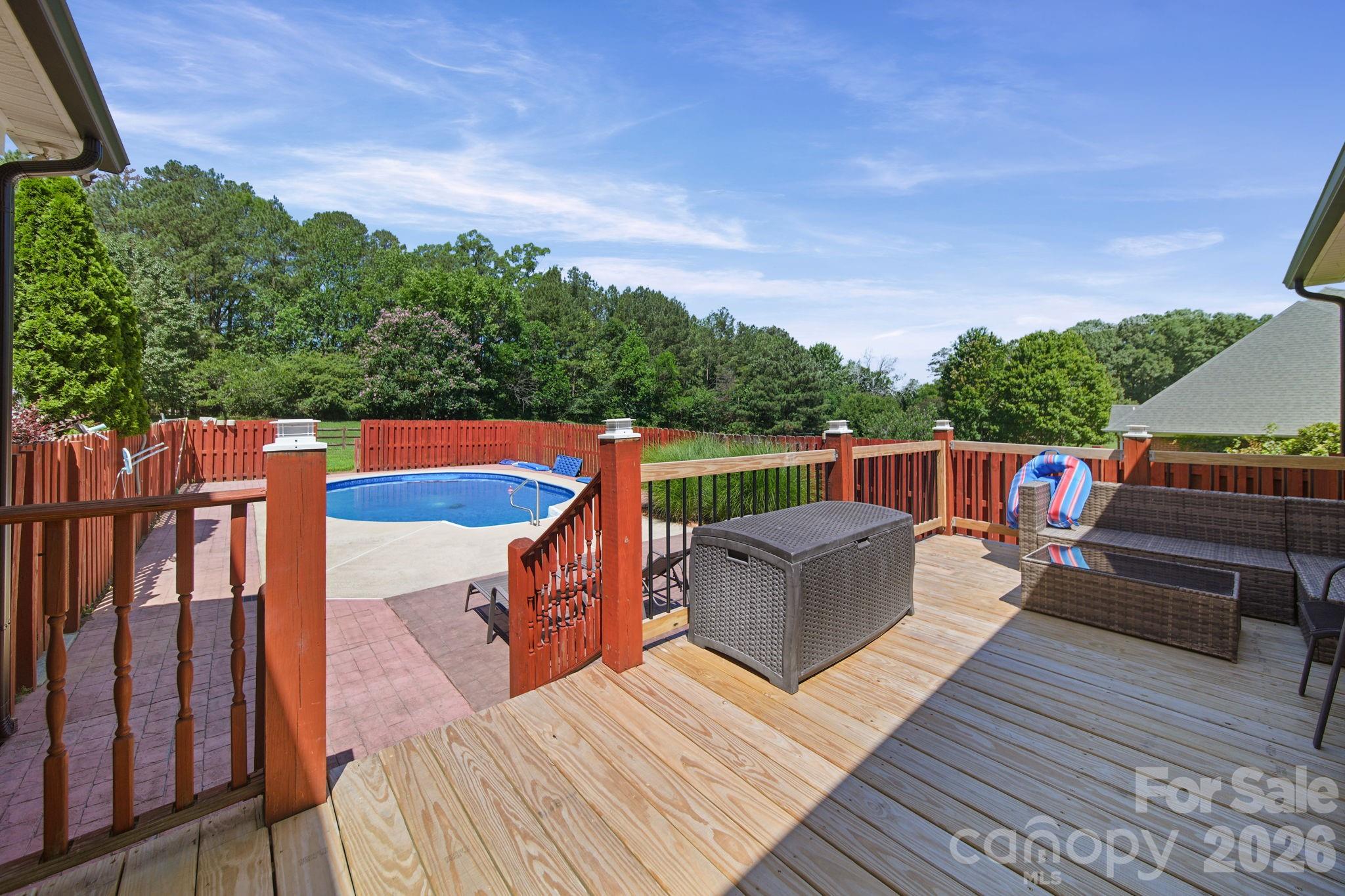 1100 Legacy Lake Drive — Monroe