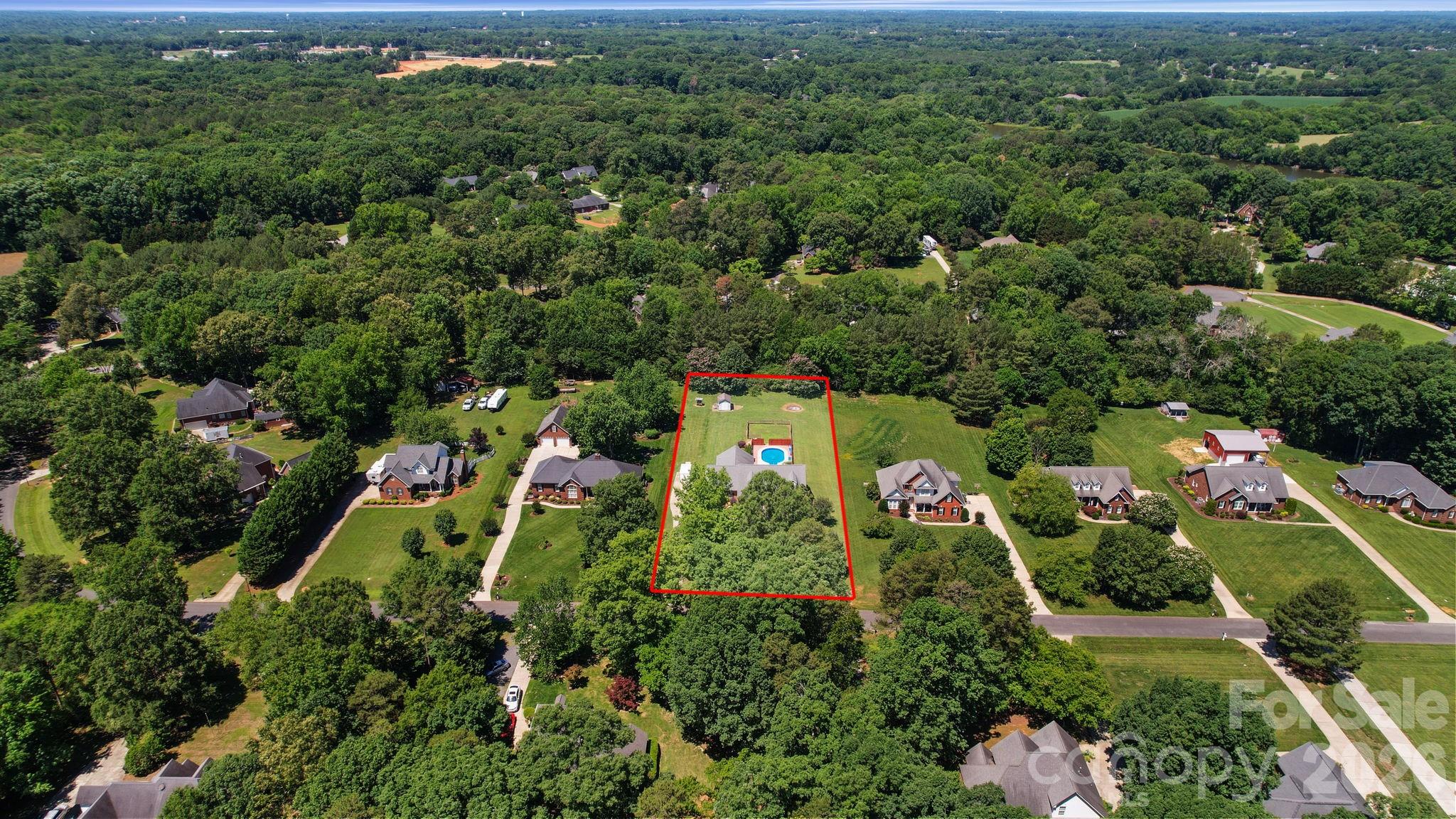 1100 Legacy Lake Drive — Monroe