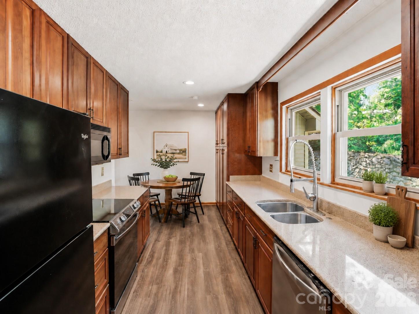 207 Wood Dale Drive — Hendersonville