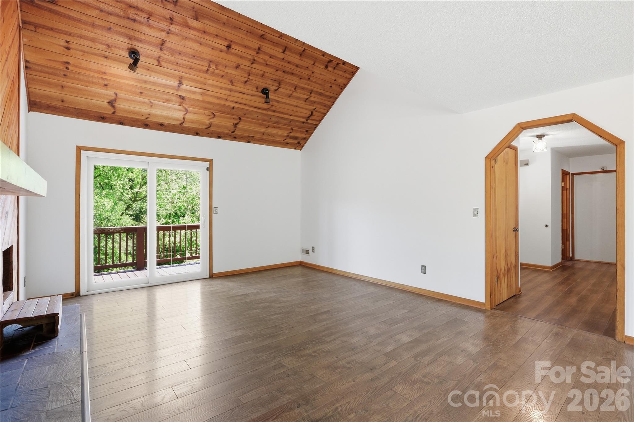 207 Wood Dale Drive — Hendersonville