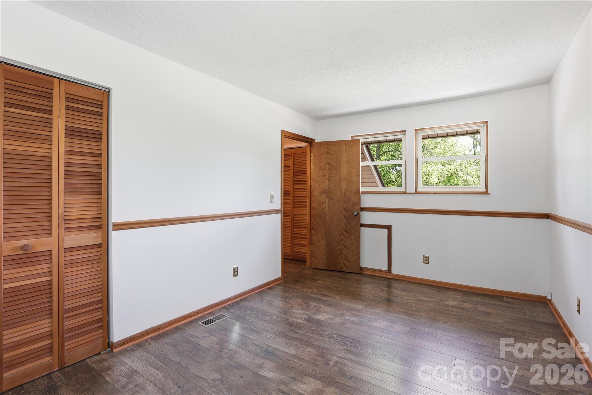 207 Wood Dale Drive — Hendersonville