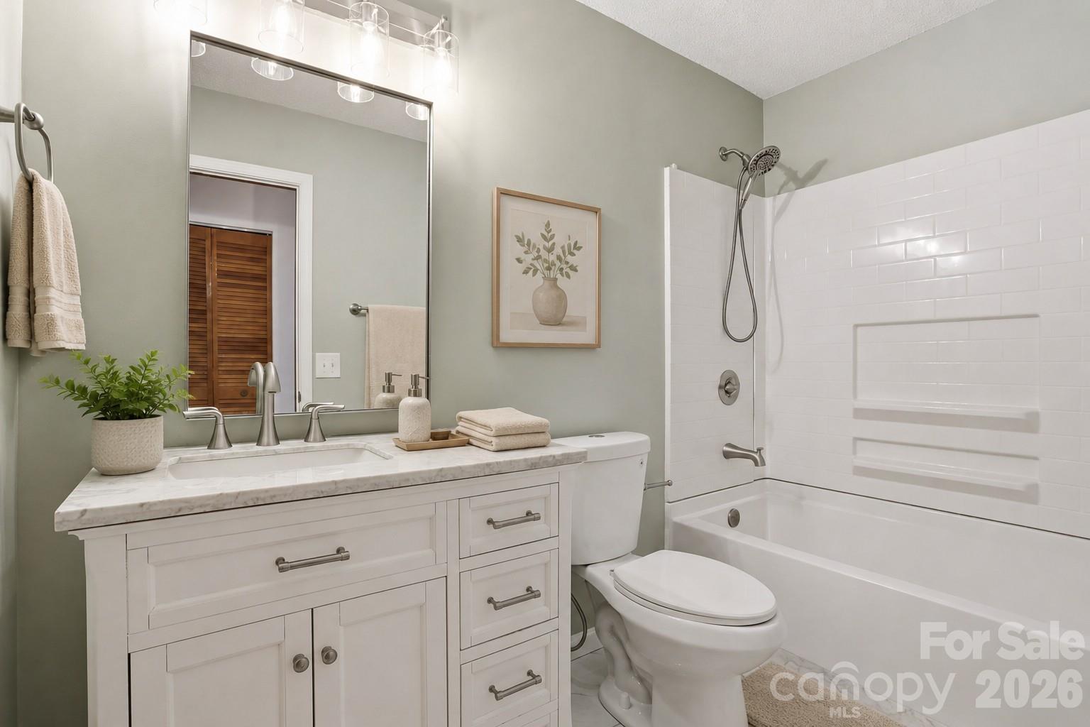 207 Wood Dale Drive — Hendersonville