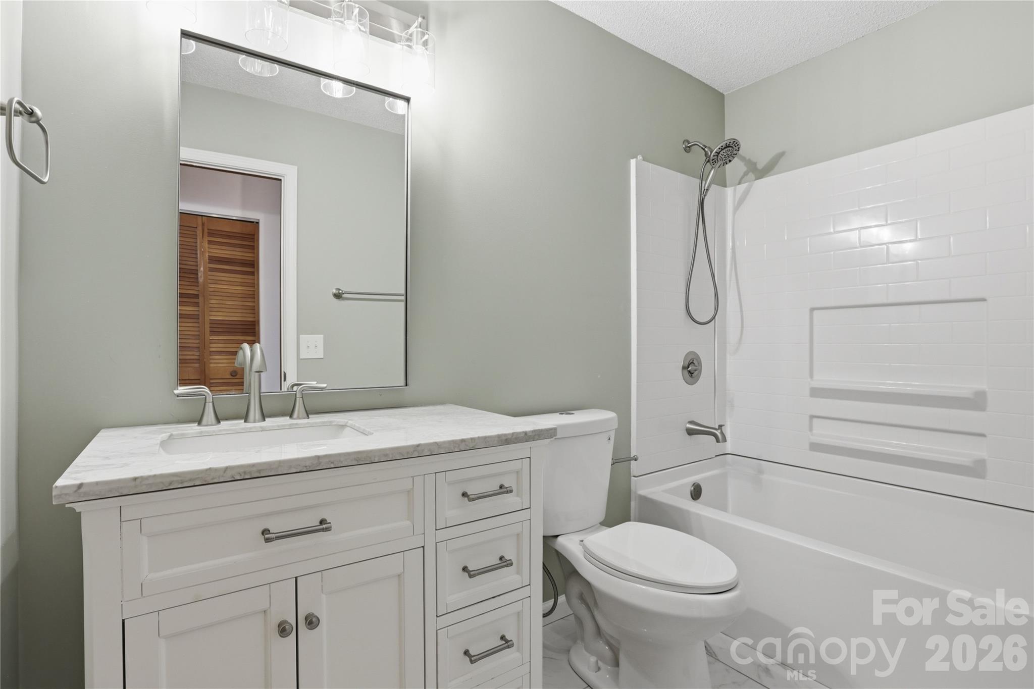 207 Wood Dale Drive — Hendersonville