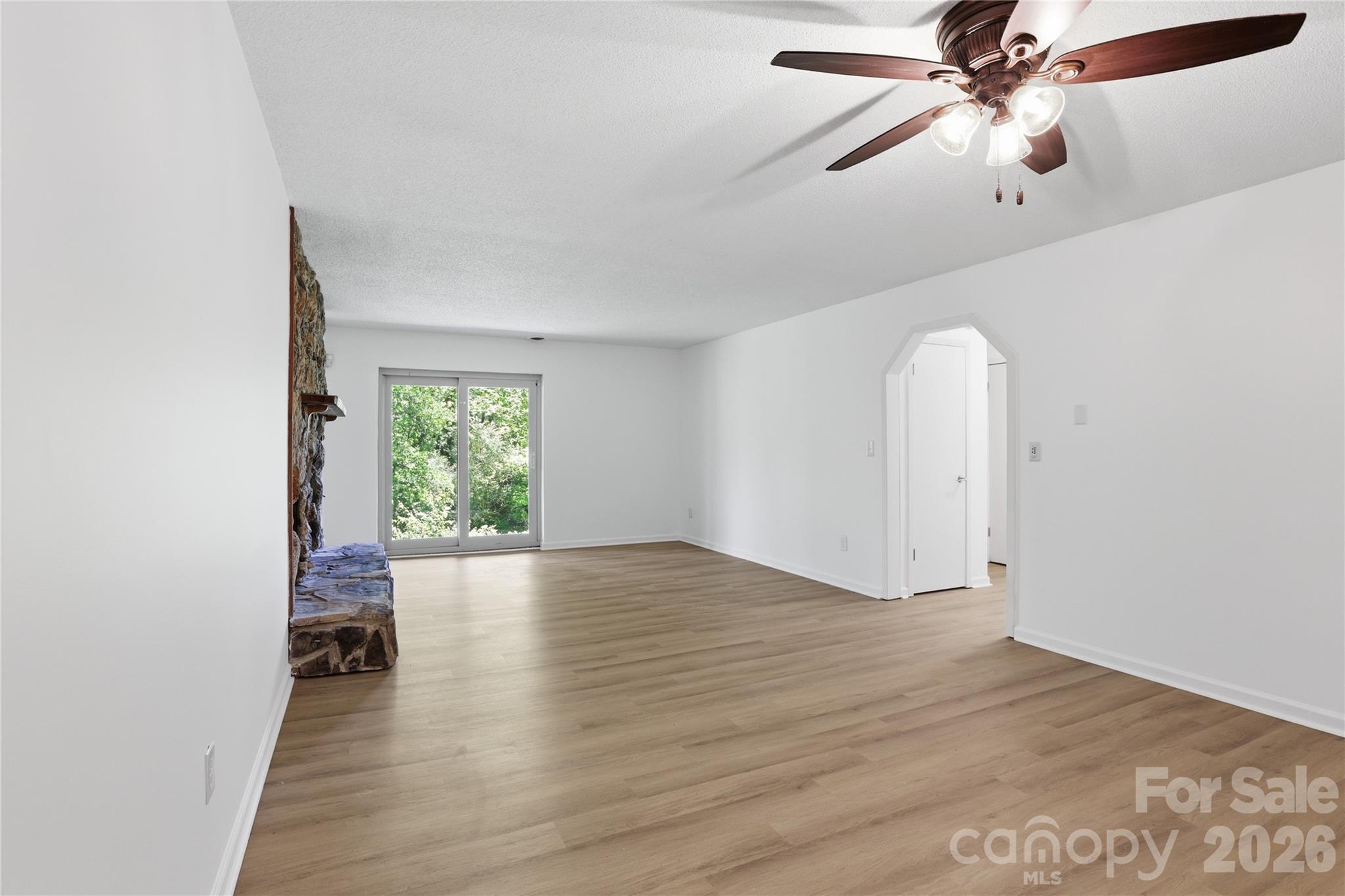 207 Wood Dale Drive — Hendersonville