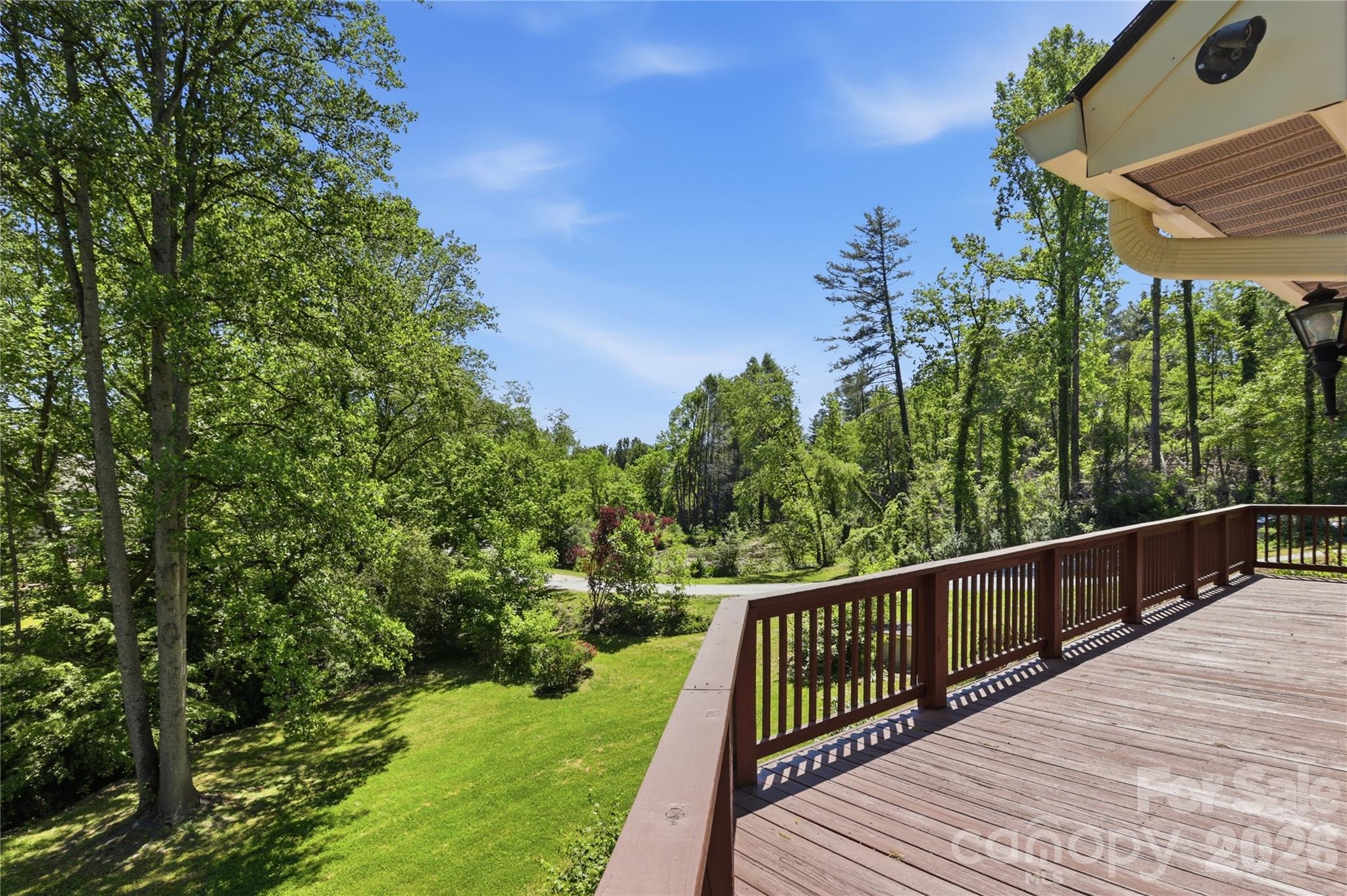 207 Wood Dale Drive — Hendersonville