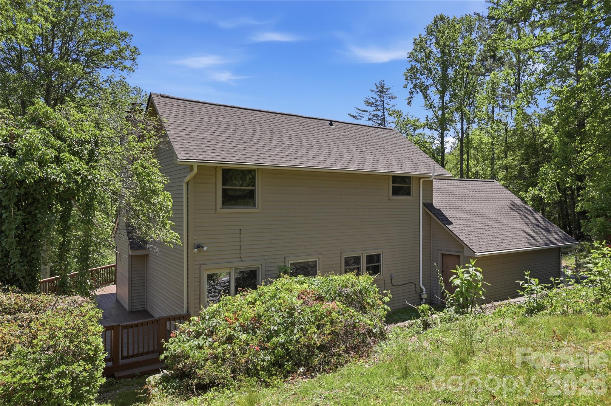 207 Wood Dale Drive — Hendersonville