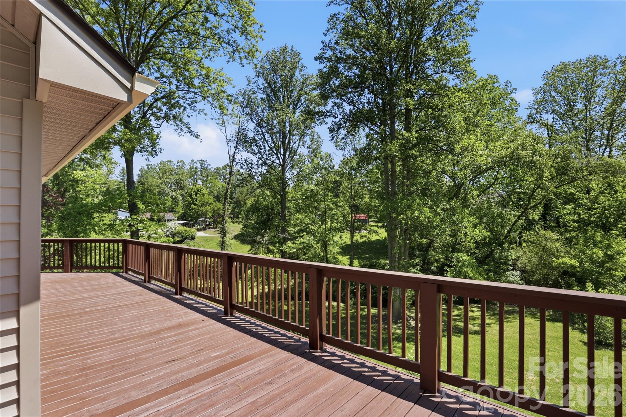 207 Wood Dale Drive — Hendersonville