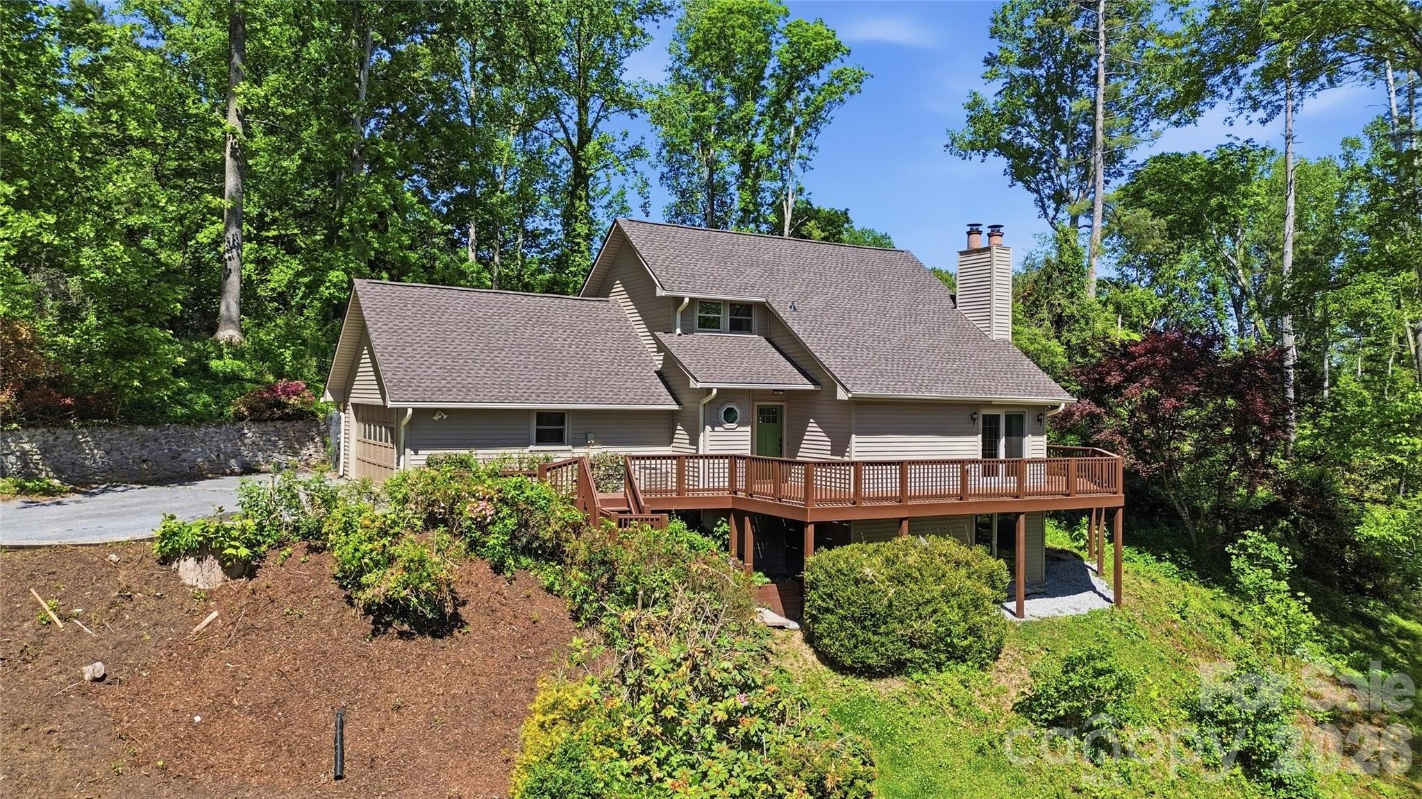207 Wood Dale Drive — Hendersonville