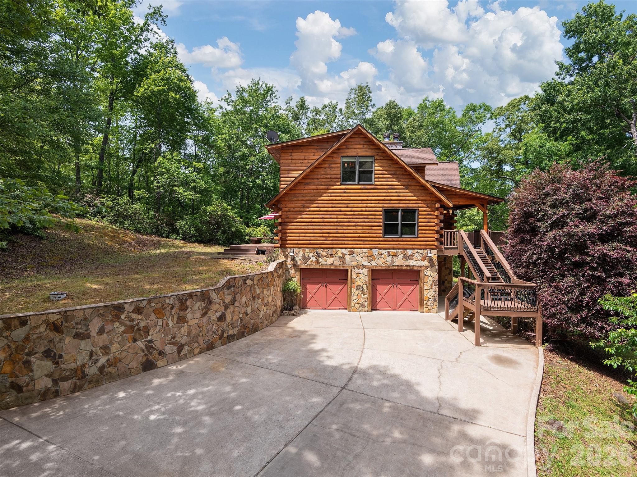 413 Green Hills Road — Mill Spring