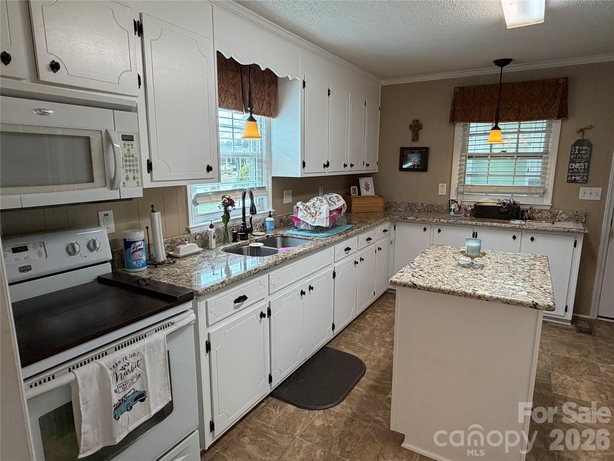 202 W Stevens Drive — Kershaw